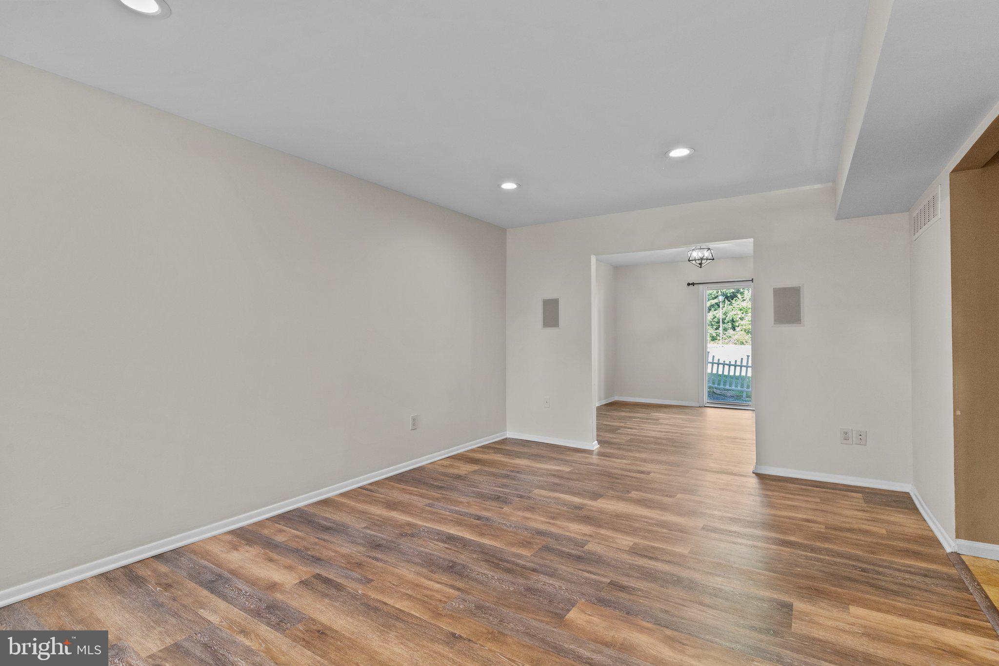 1902 MAPLE CIR