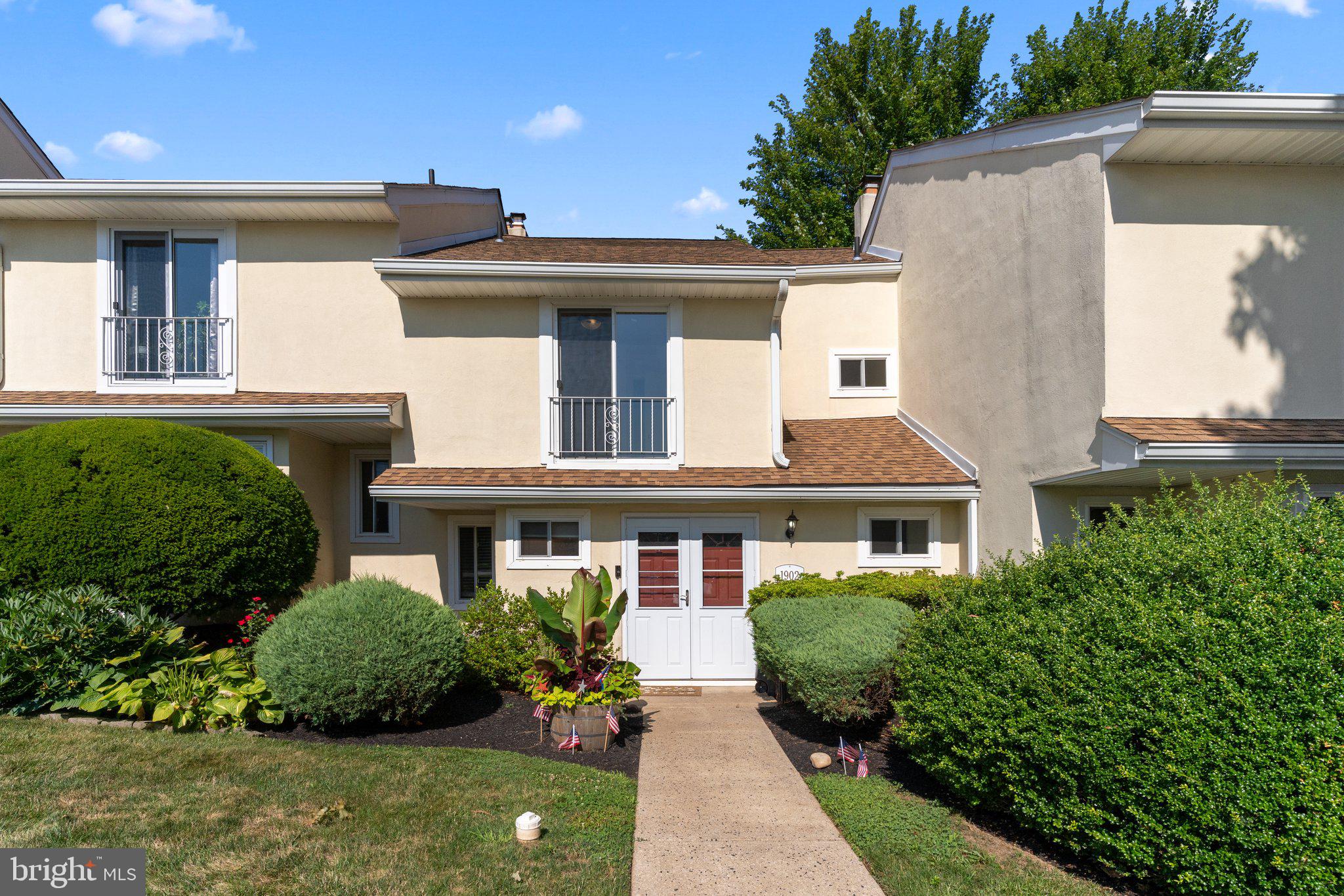 1902 MAPLE CIR