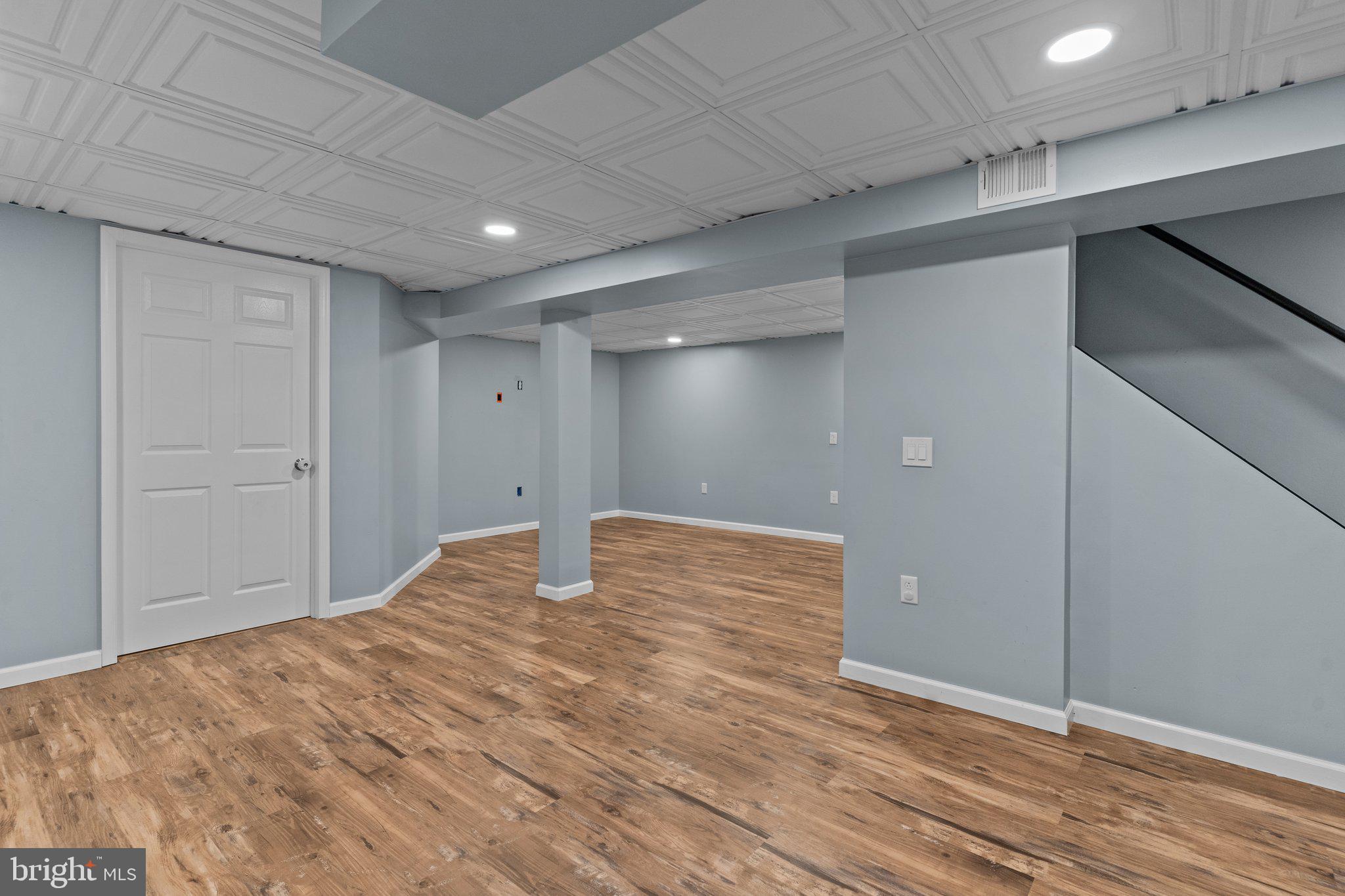 1902 MAPLE CIR