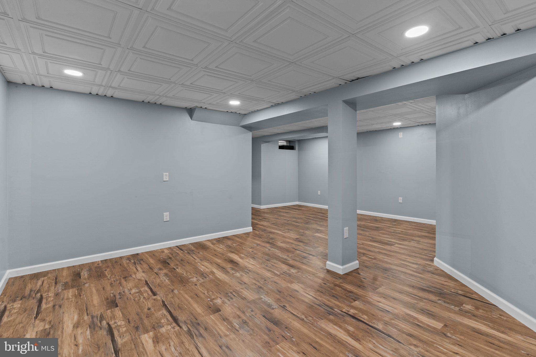 1902 MAPLE CIR