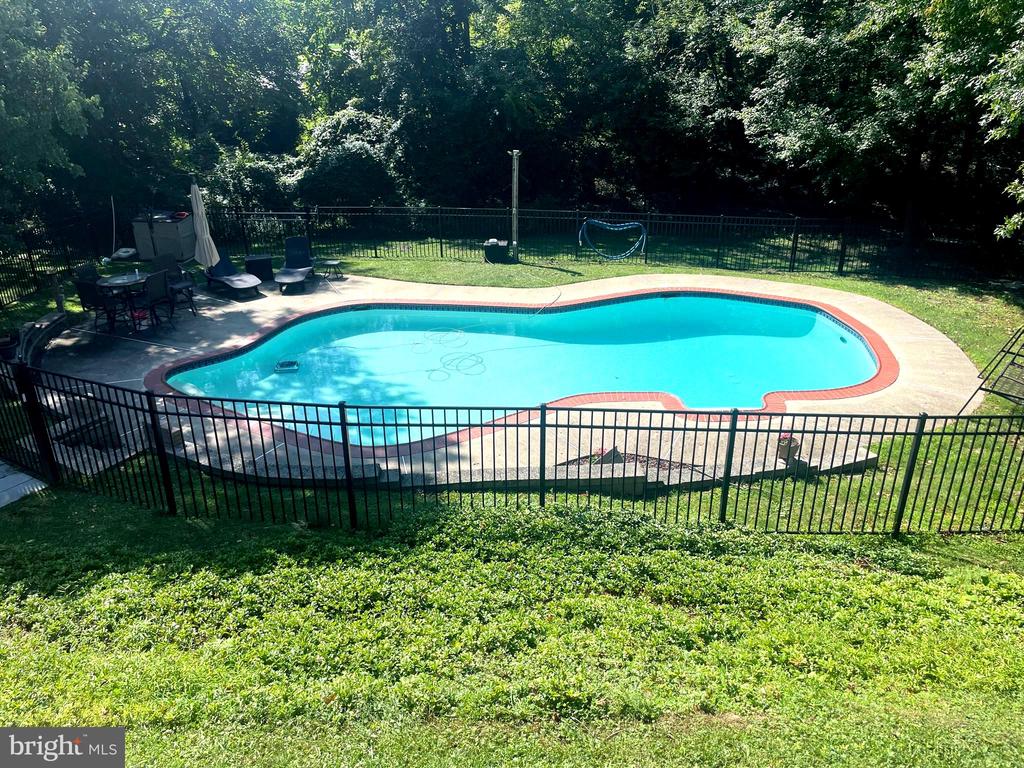 340 Arionne Dr