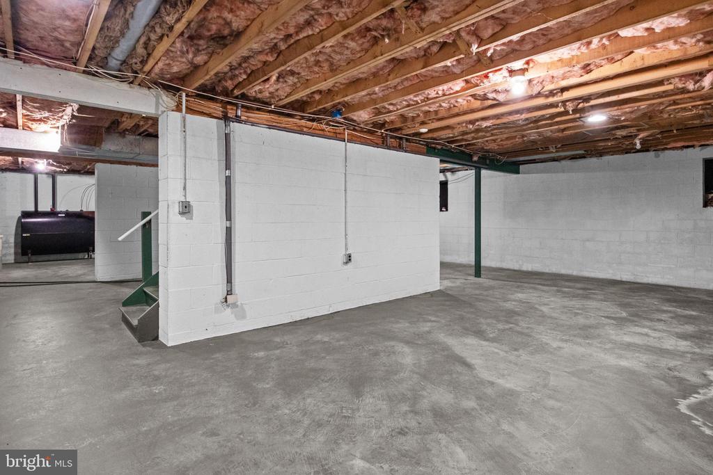 1230 Stongs Ln
