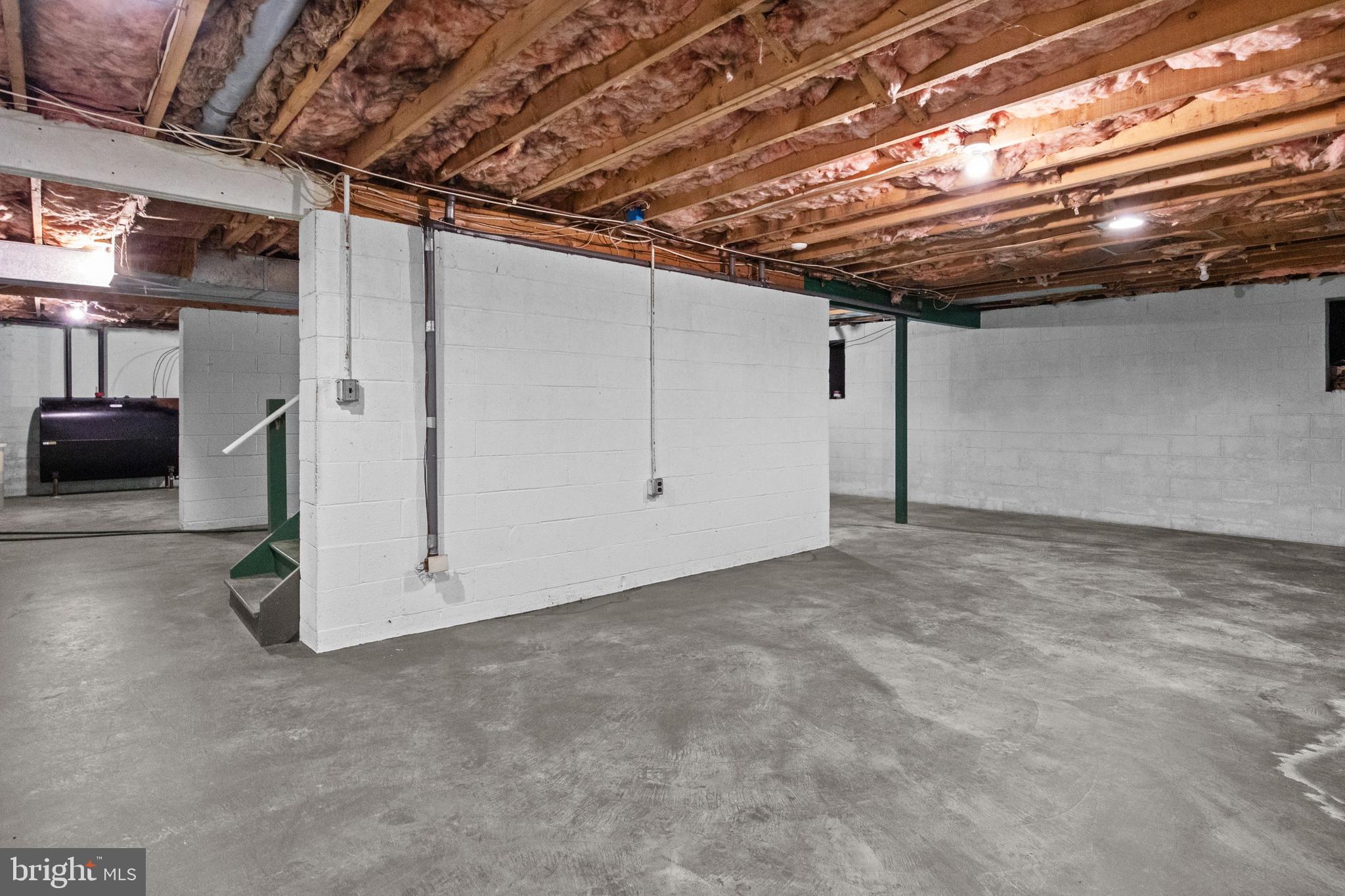 1230 Stongs Ln