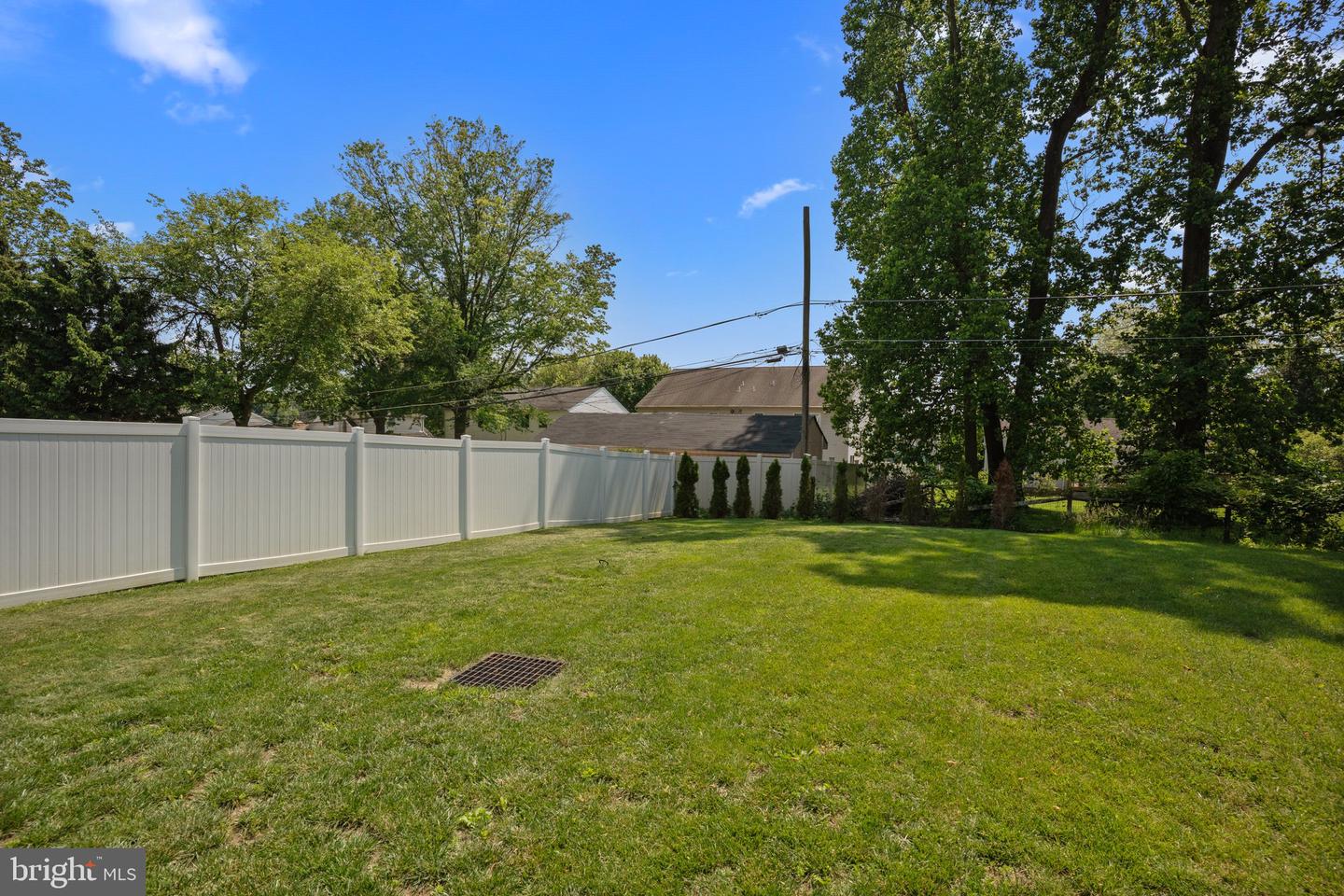 513 ARBUTUS AVE