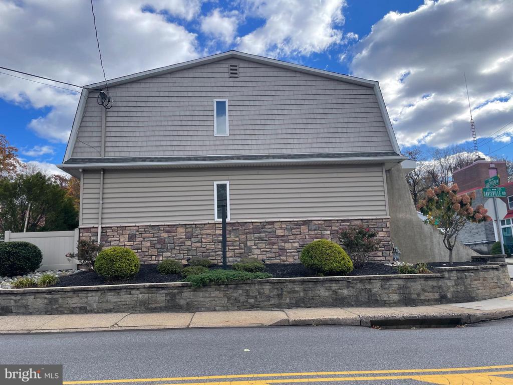 301 DAVISVILLE ROAD