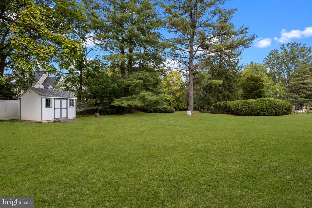 800 PLYMOUTH ROAD