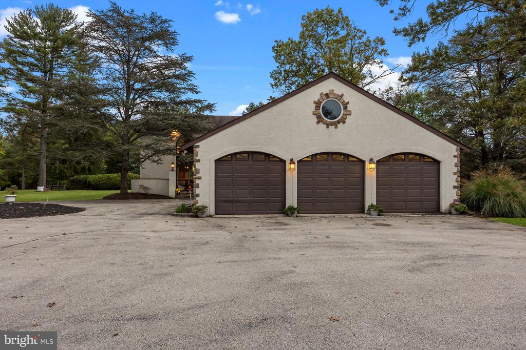 800 PLYMOUTH ROAD