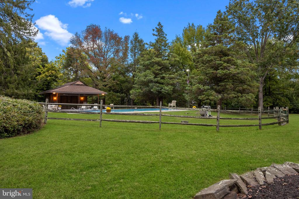 800 PLYMOUTH ROAD