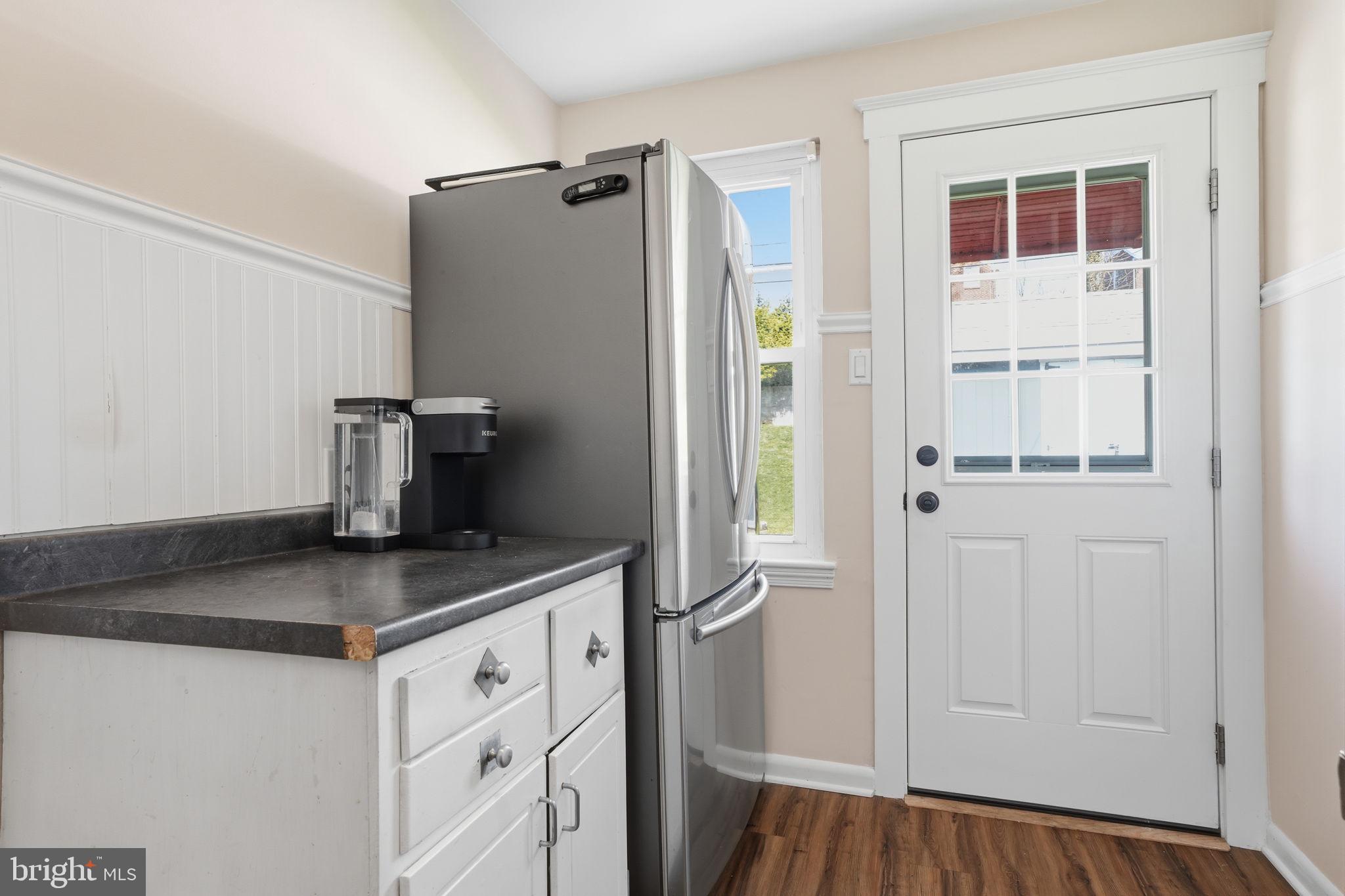 2057 PARKDALE AVENUE