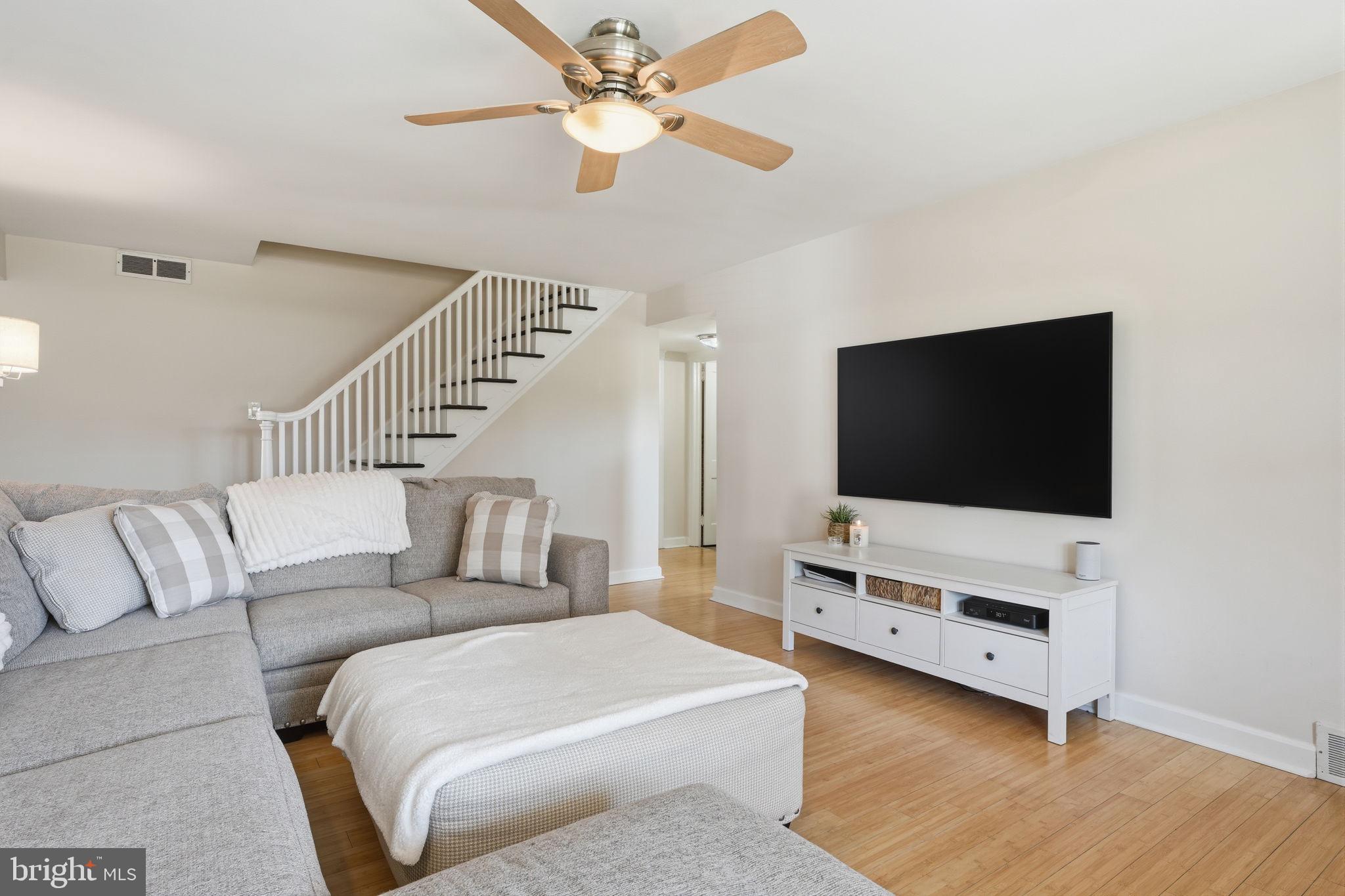 2057 PARKDALE AVENUE