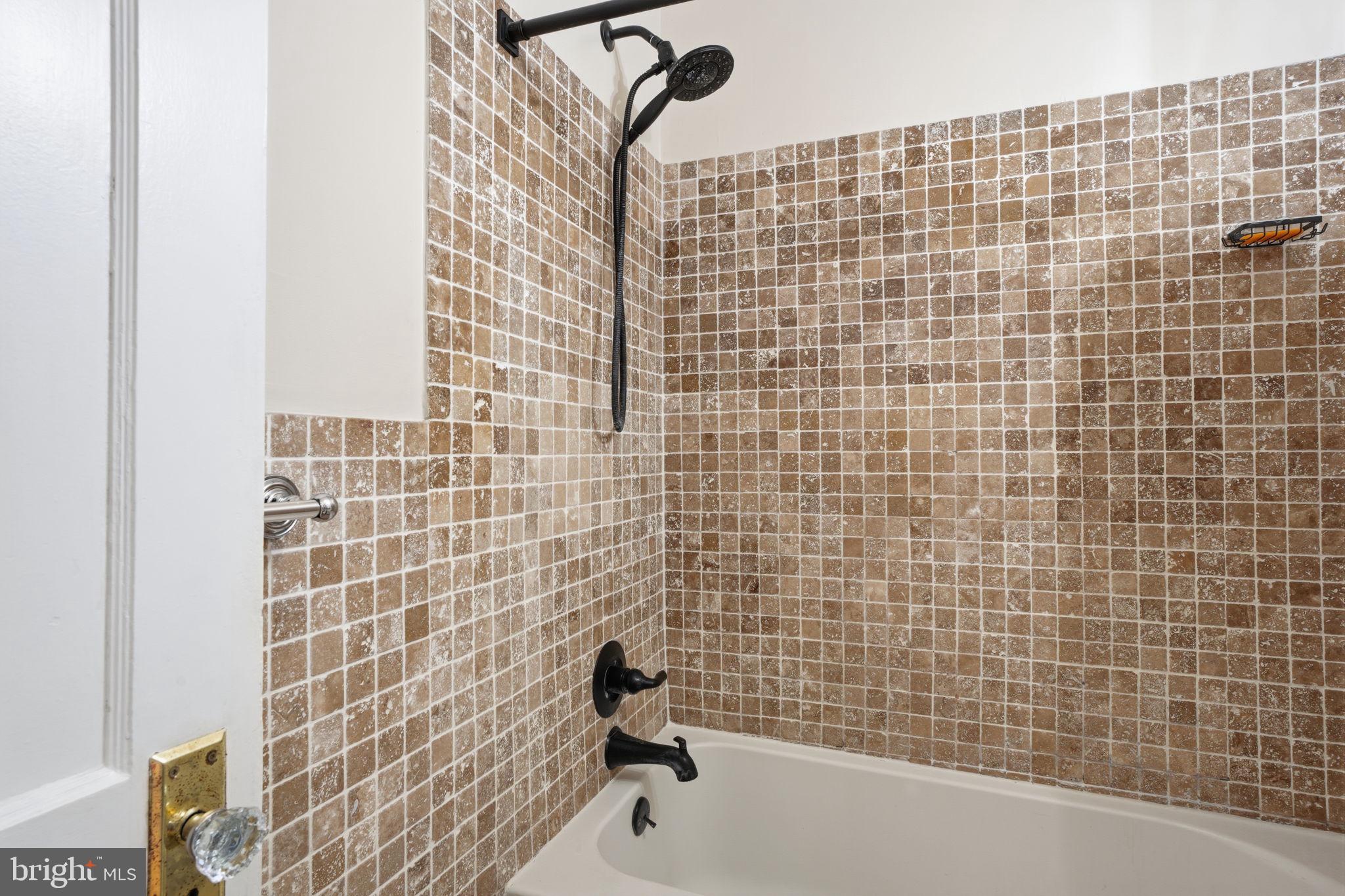 2057 PARKDALE AVENUE