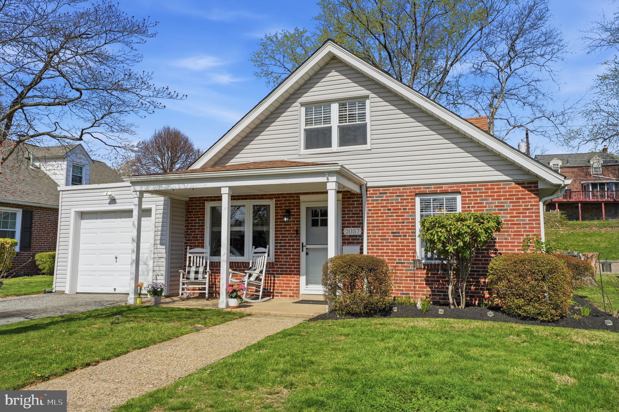 2057 PARKDALE AVENUE