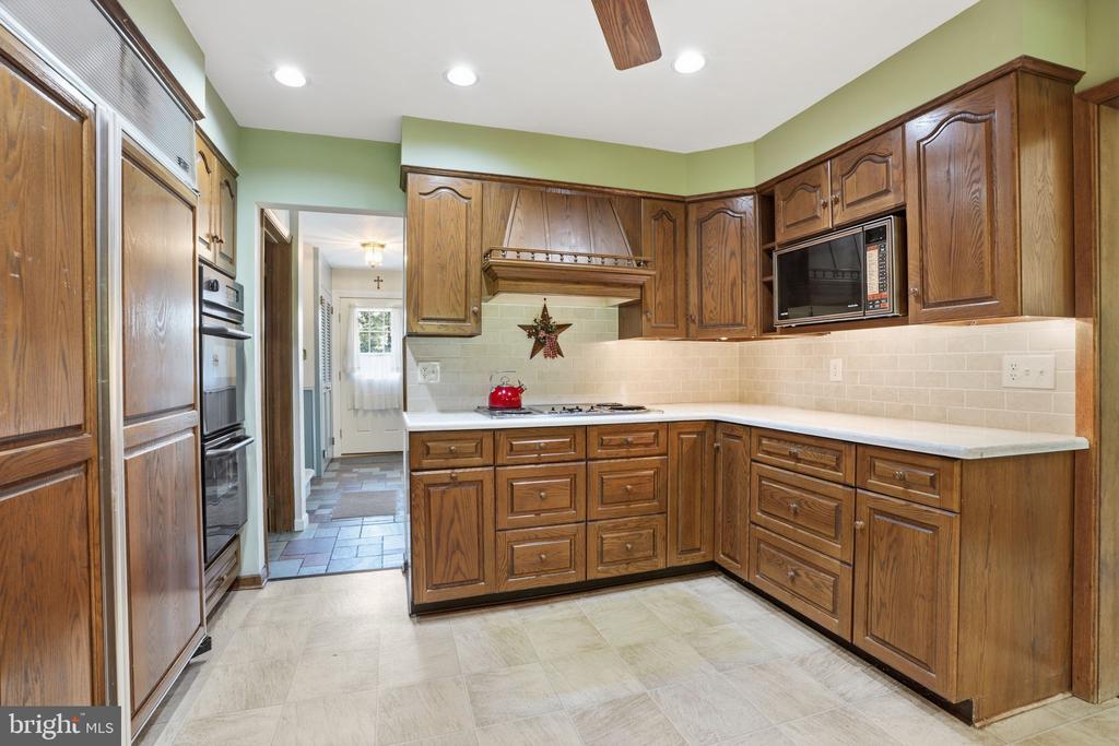 1162 LIMEKILN PIKE