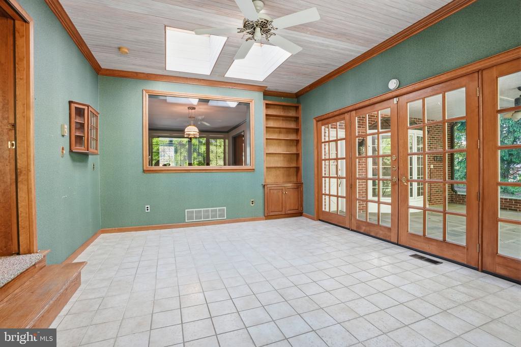1162 LIMEKILN PIKE