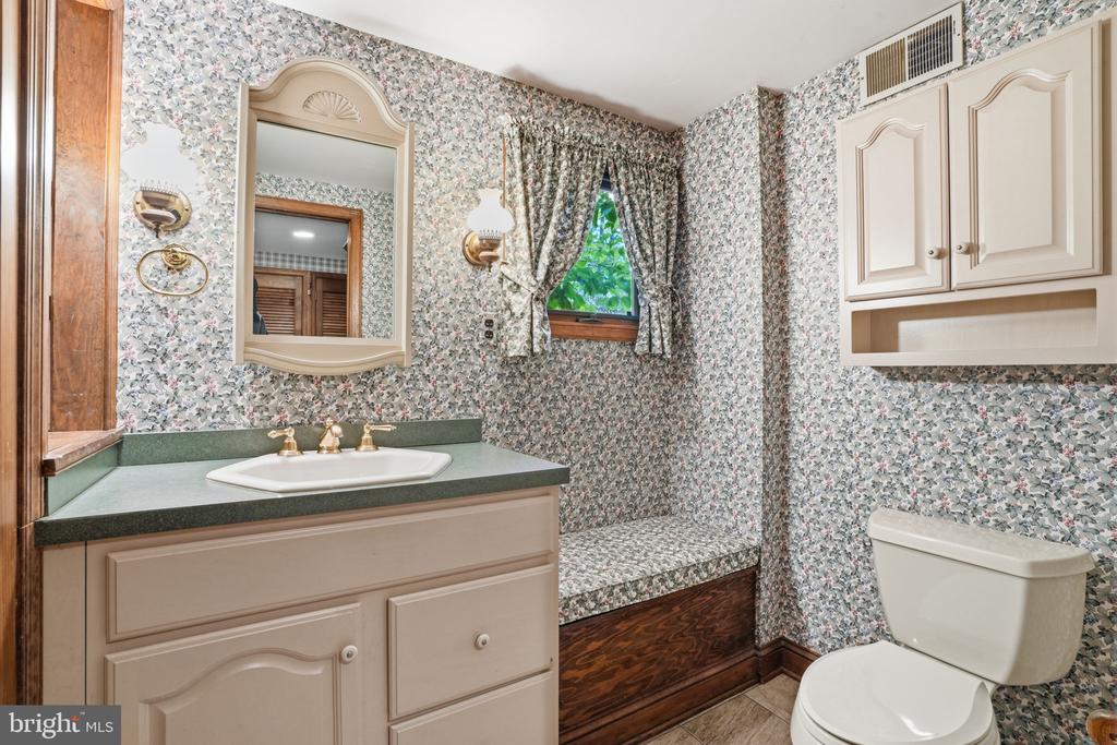 1162 LIMEKILN PIKE