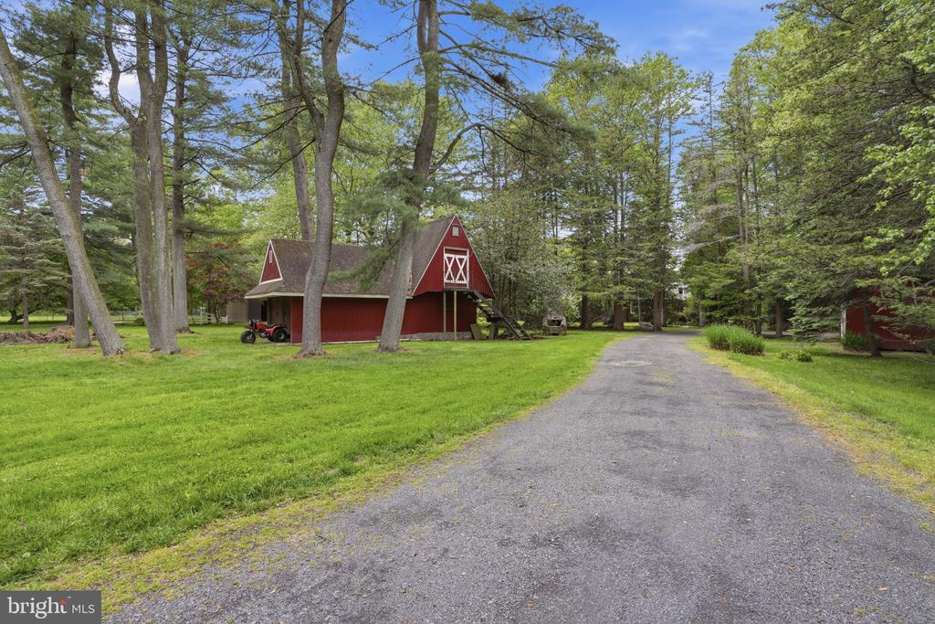 1162 LIMEKILN PIKE