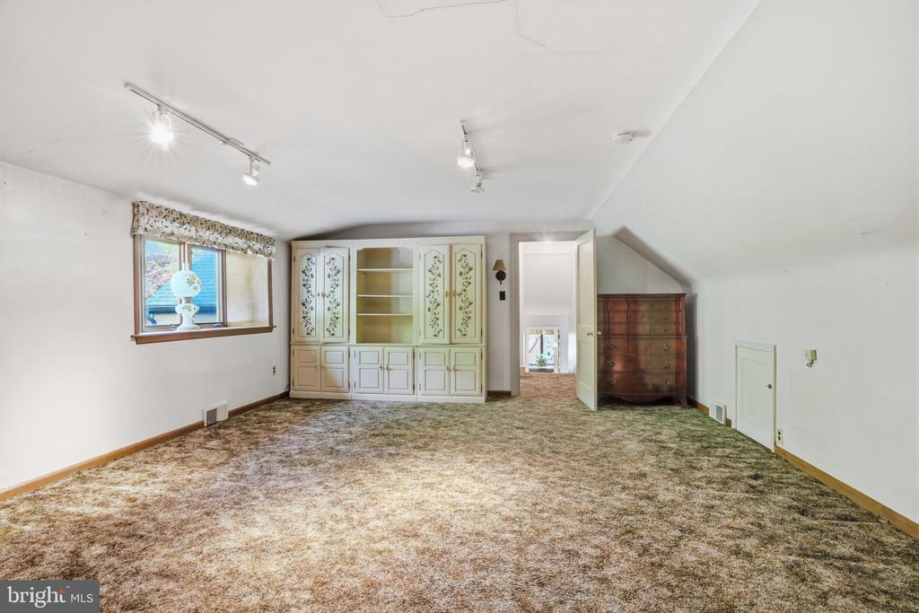 1162 LIMEKILN PIKE