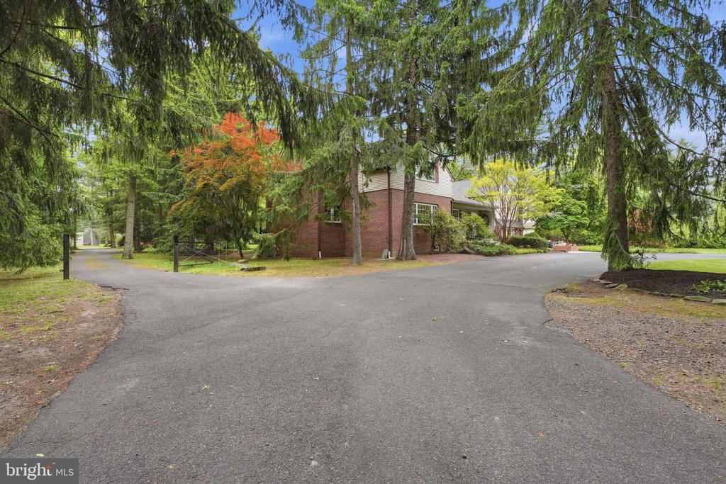 1162 LIMEKILN PIKE