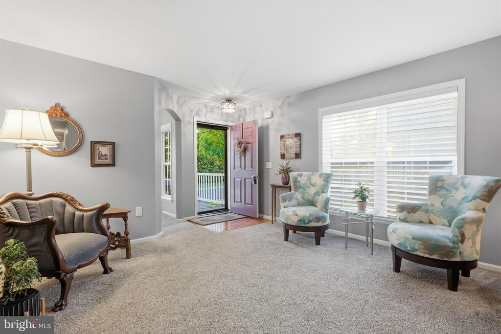 423 DELPHINIUM WAY