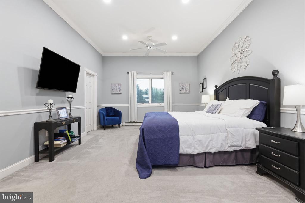 206 NEW ROAD