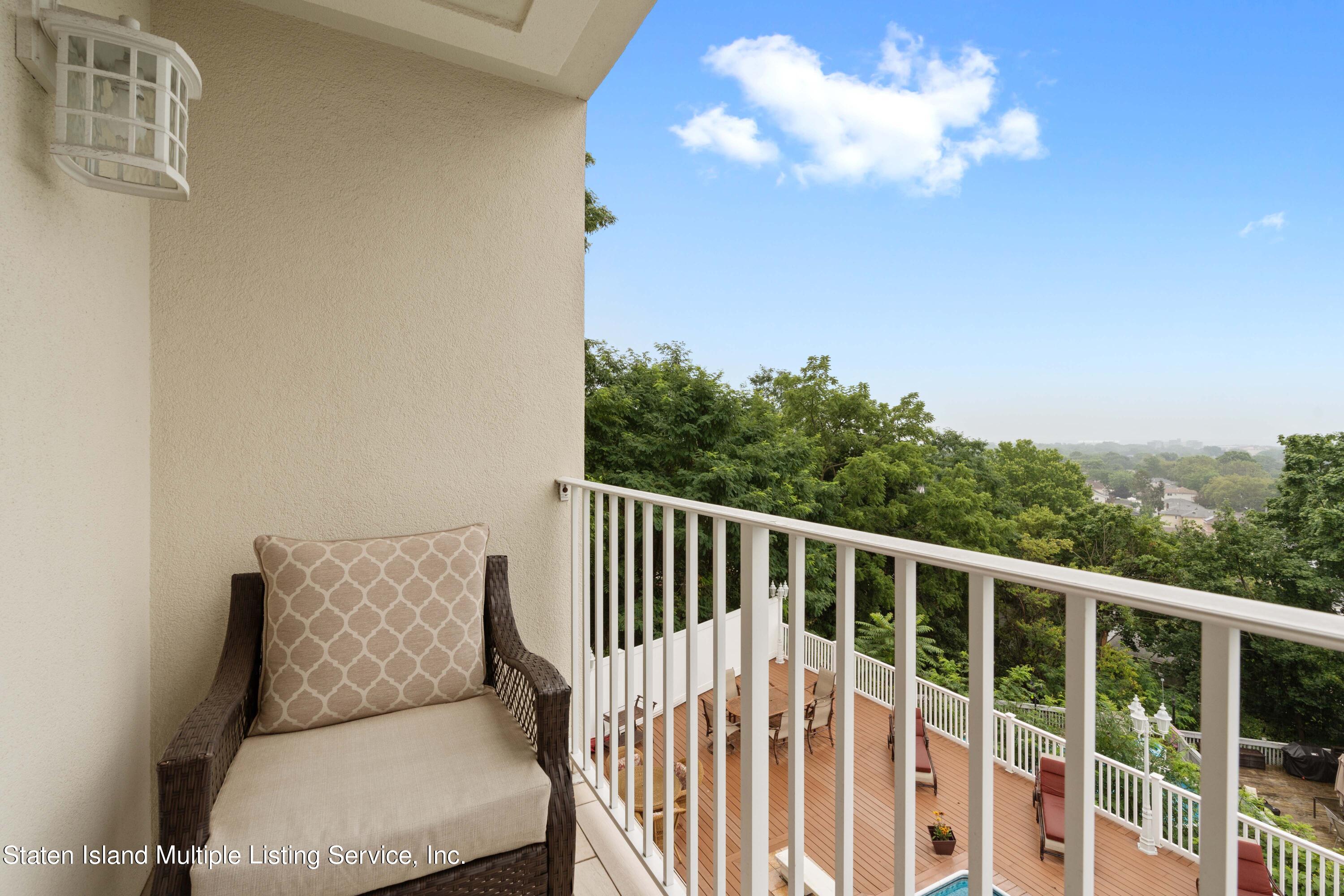 106 Overlook Avenue