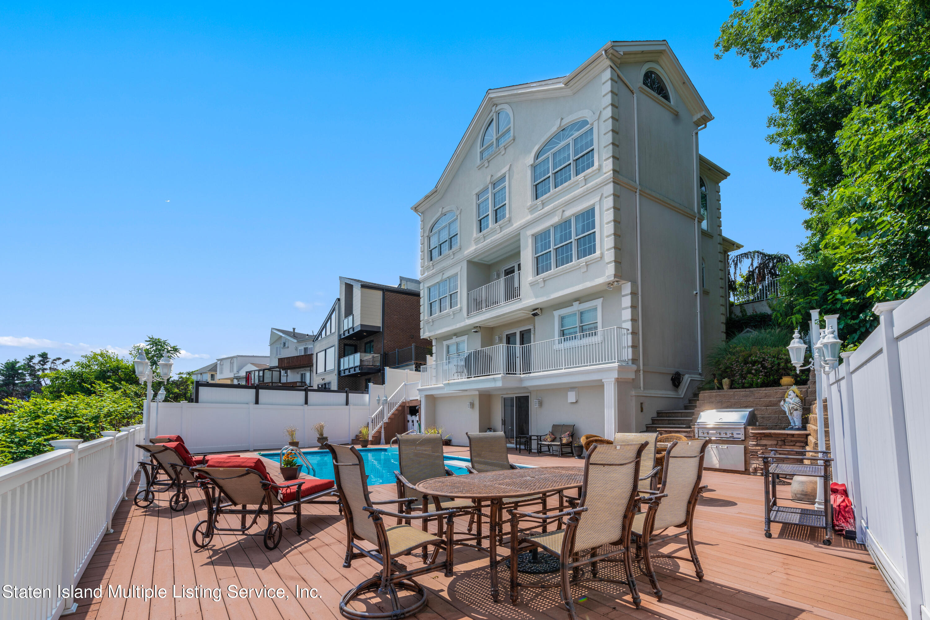 106 Overlook Avenue