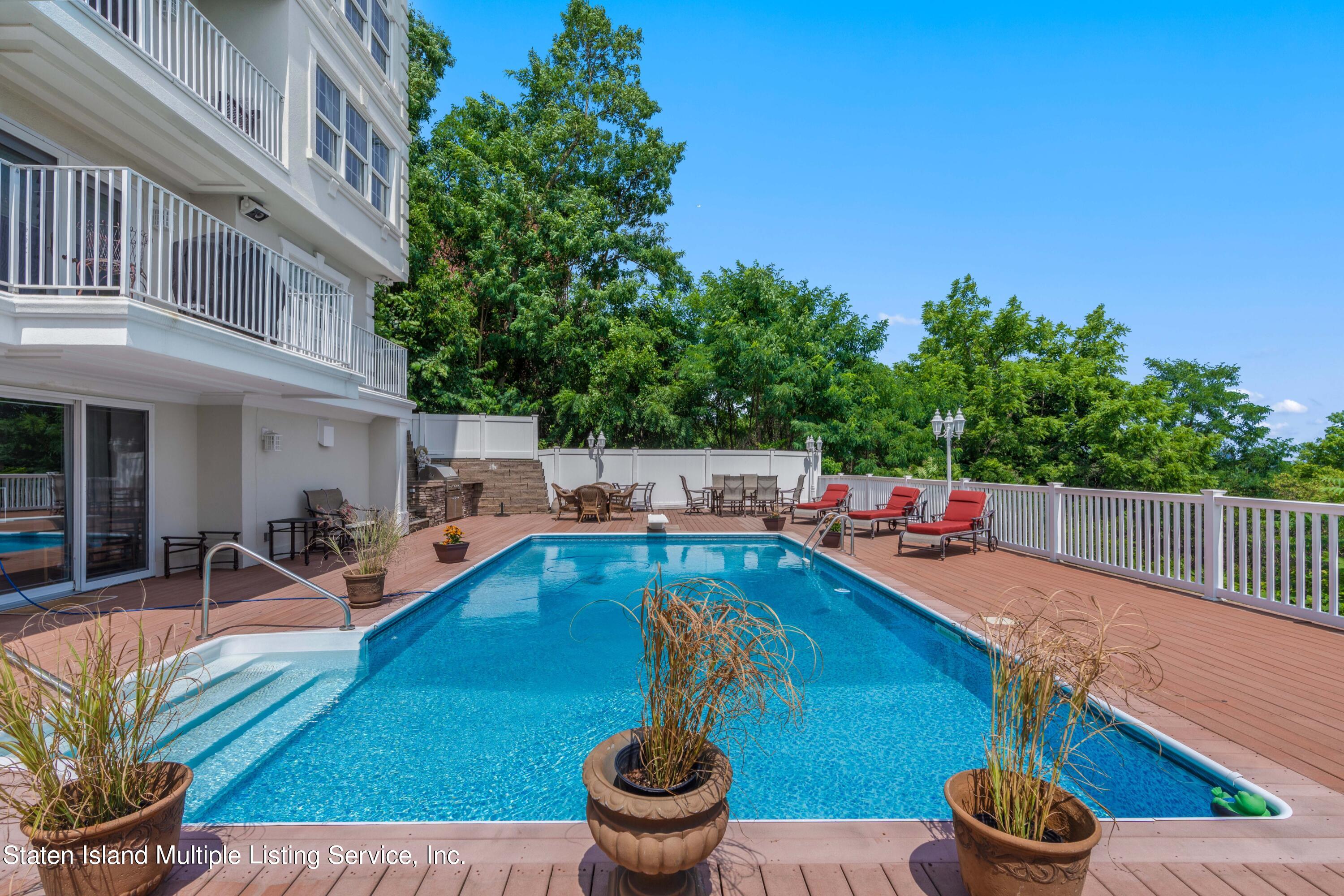 106 Overlook Avenue