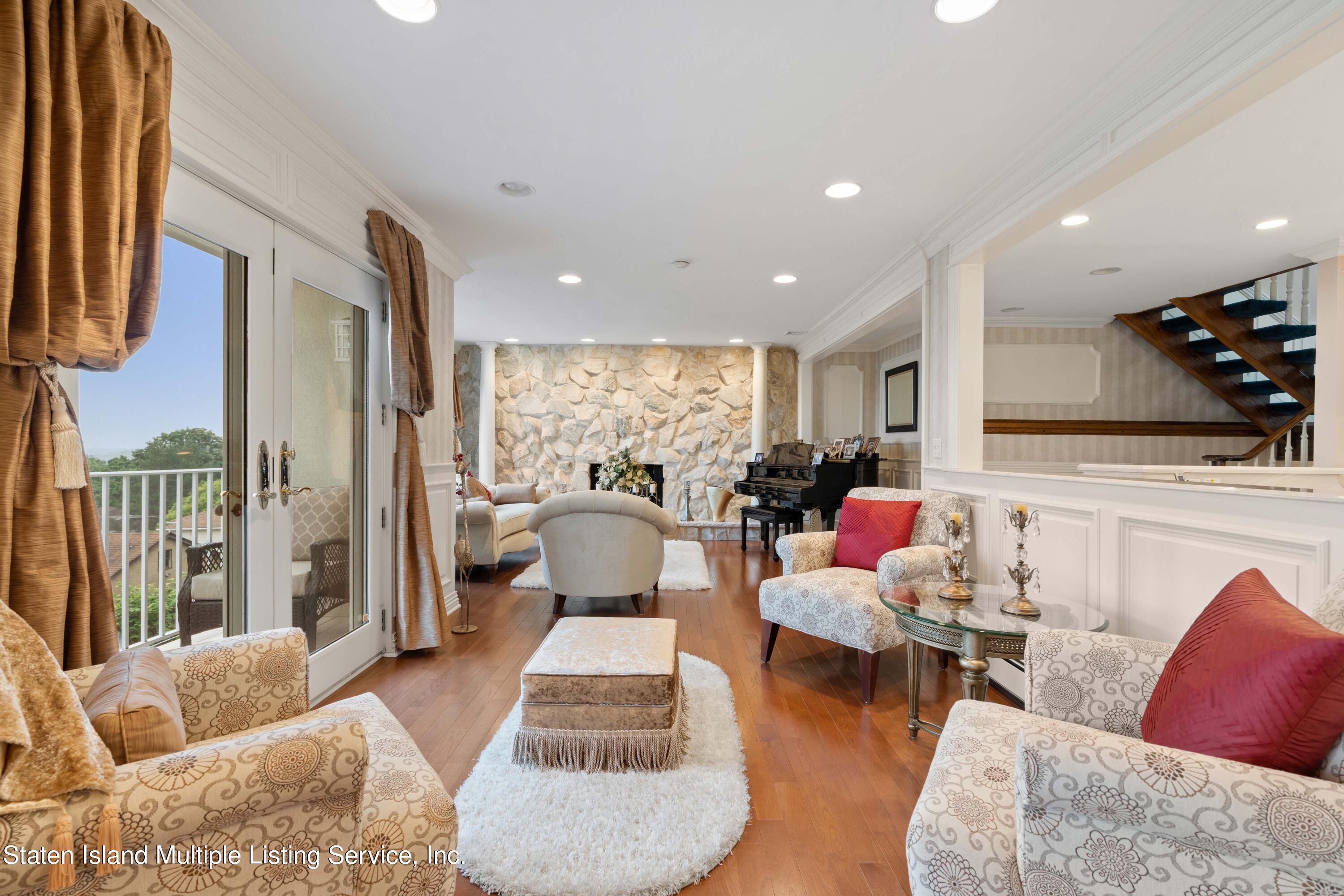 106 Overlook Avenue