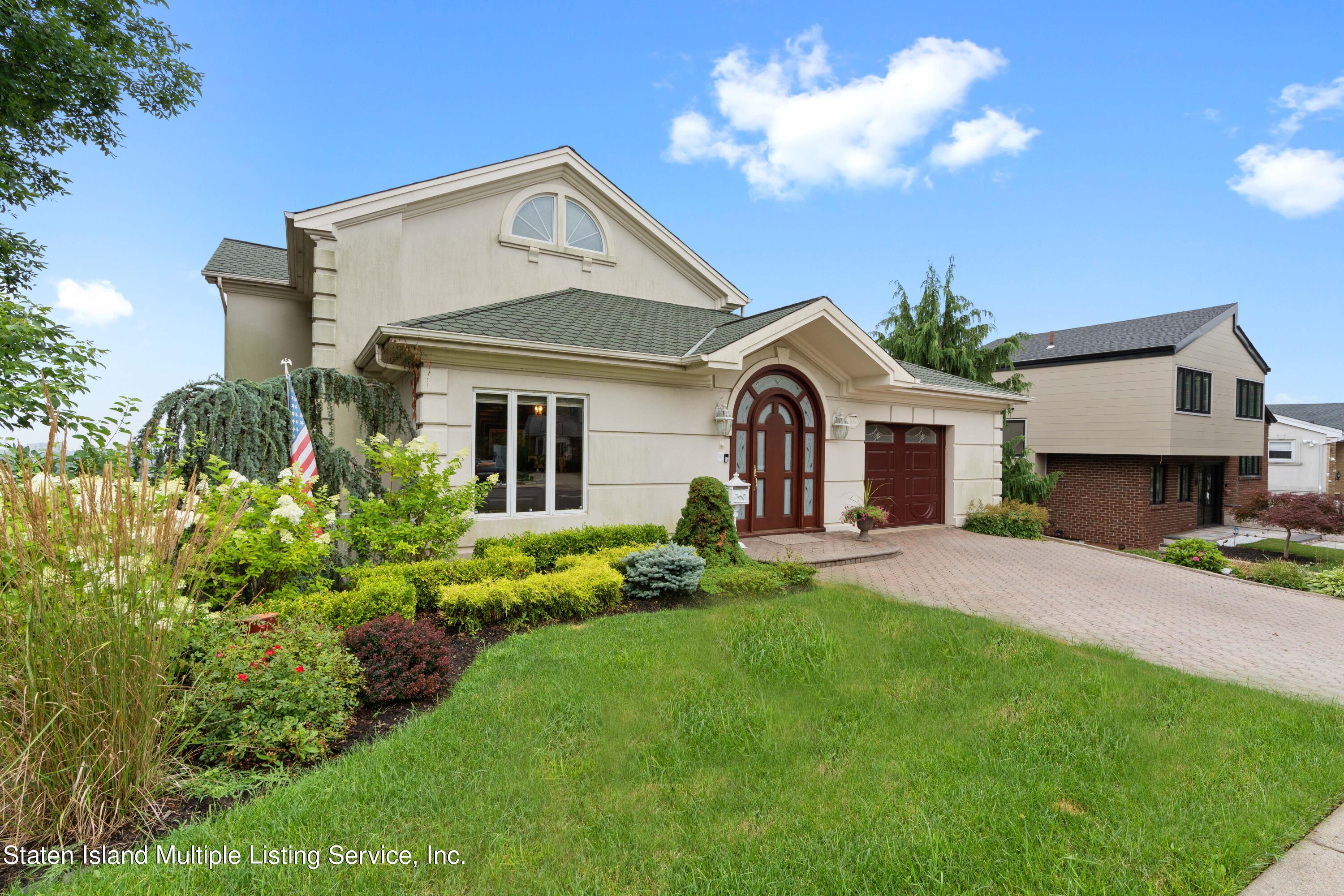 106 Overlook Avenue