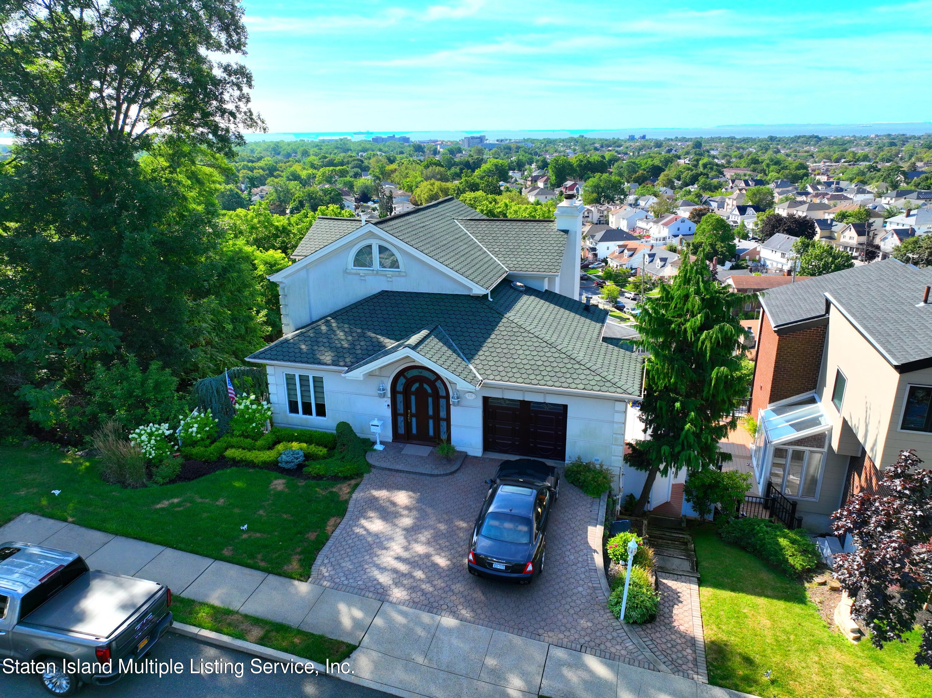 106 Overlook Avenue