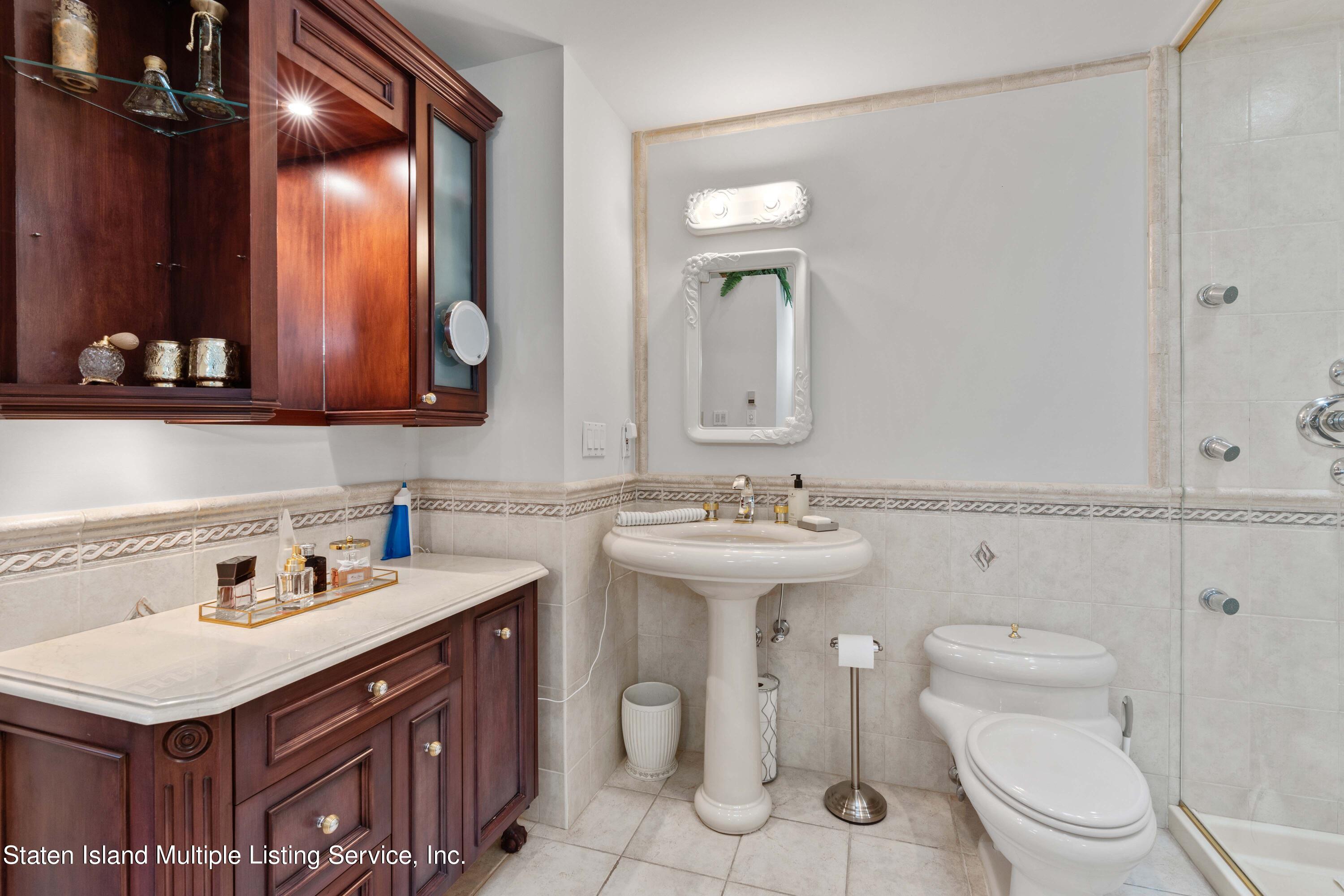 106 Overlook Avenue