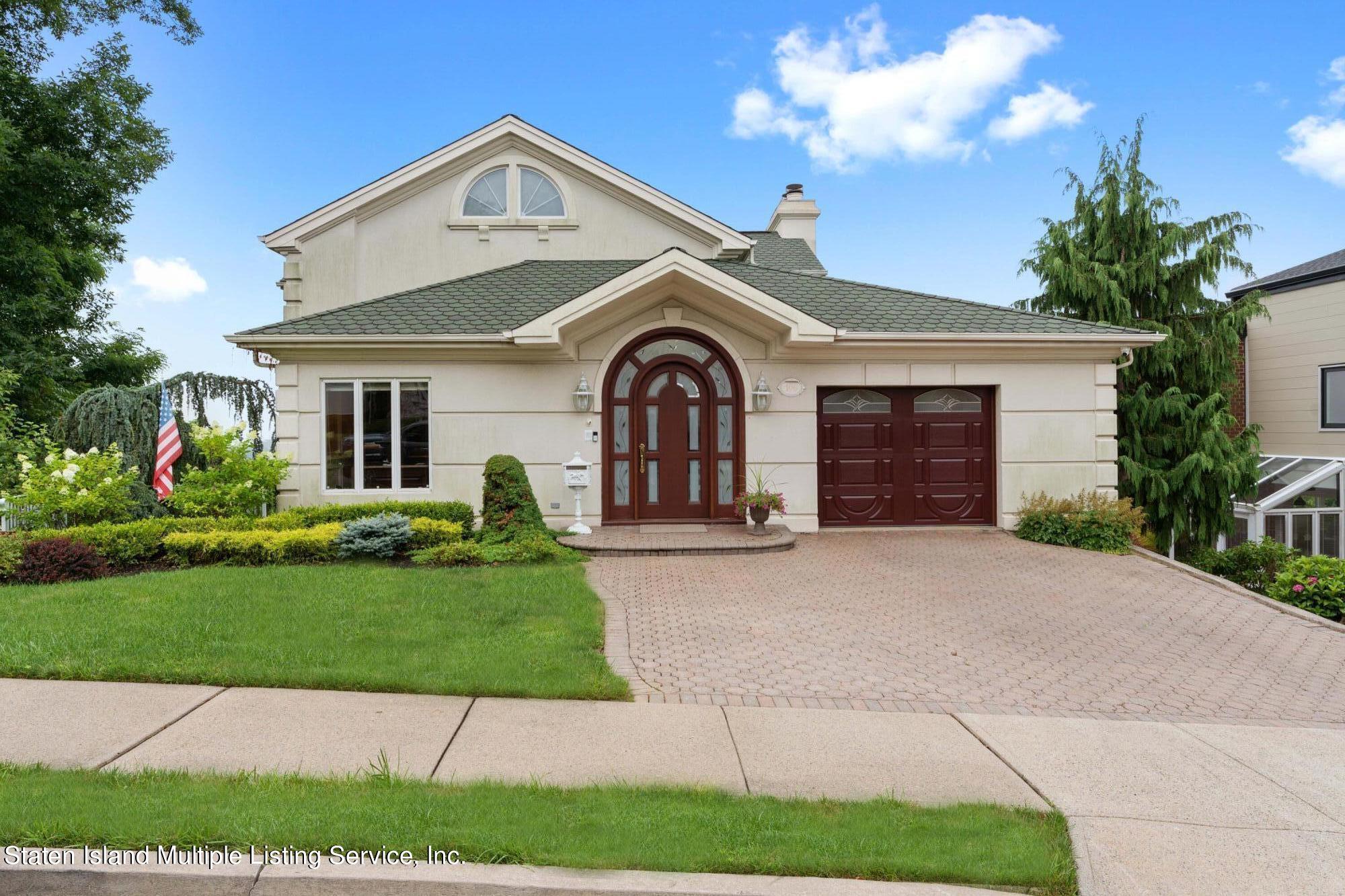 106 Overlook Avenue