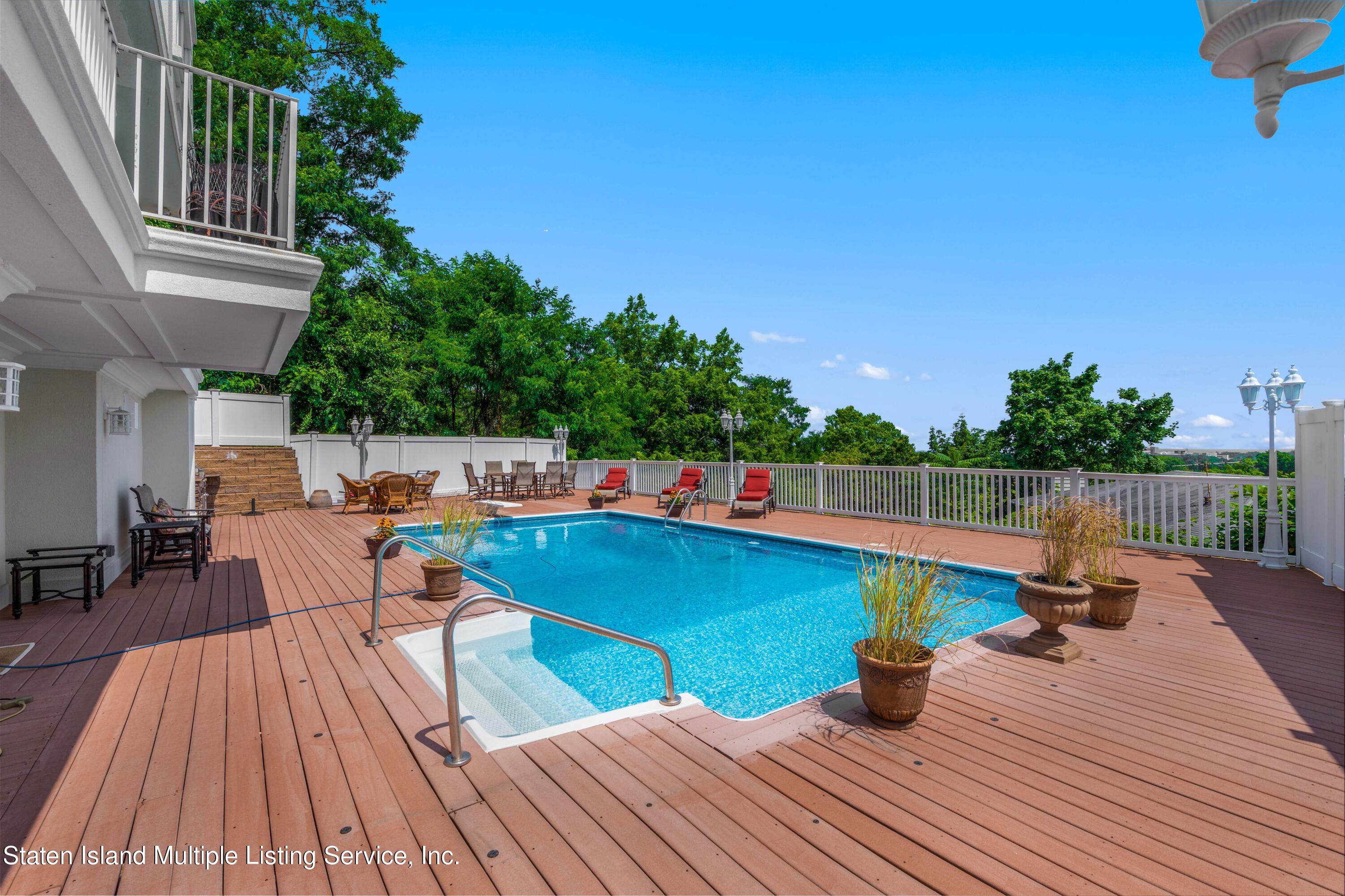 106 Overlook Avenue