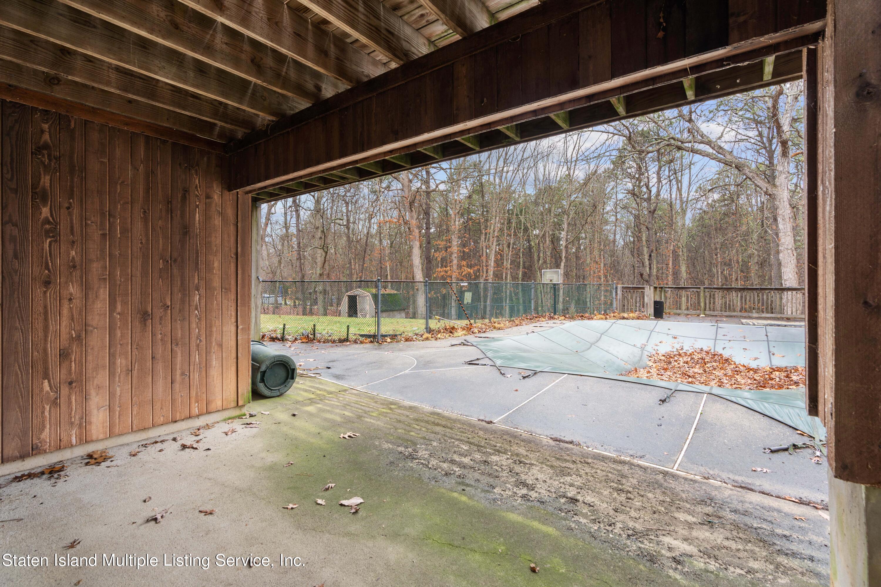 14 Knolls Drive