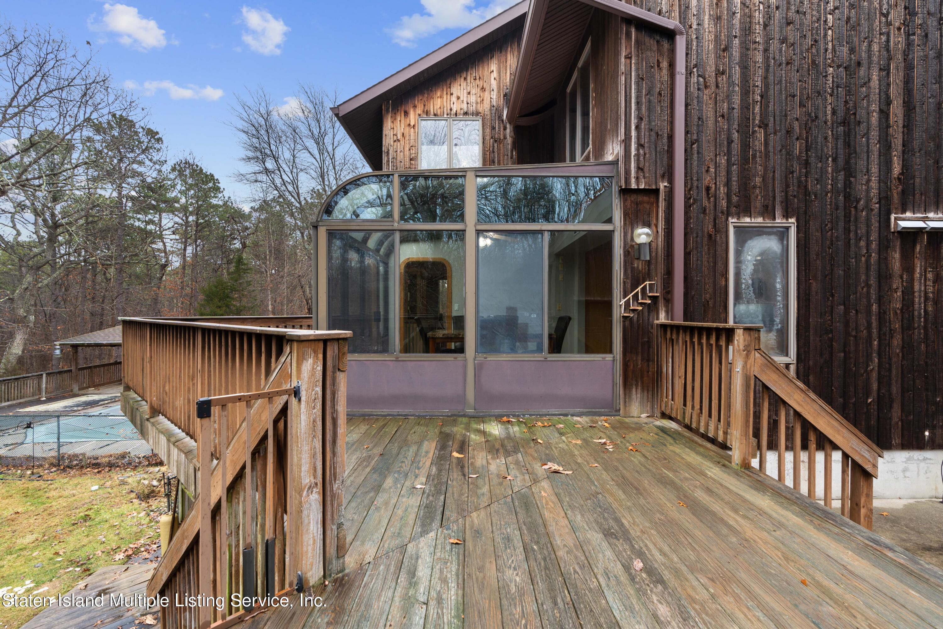 14 Knolls Drive