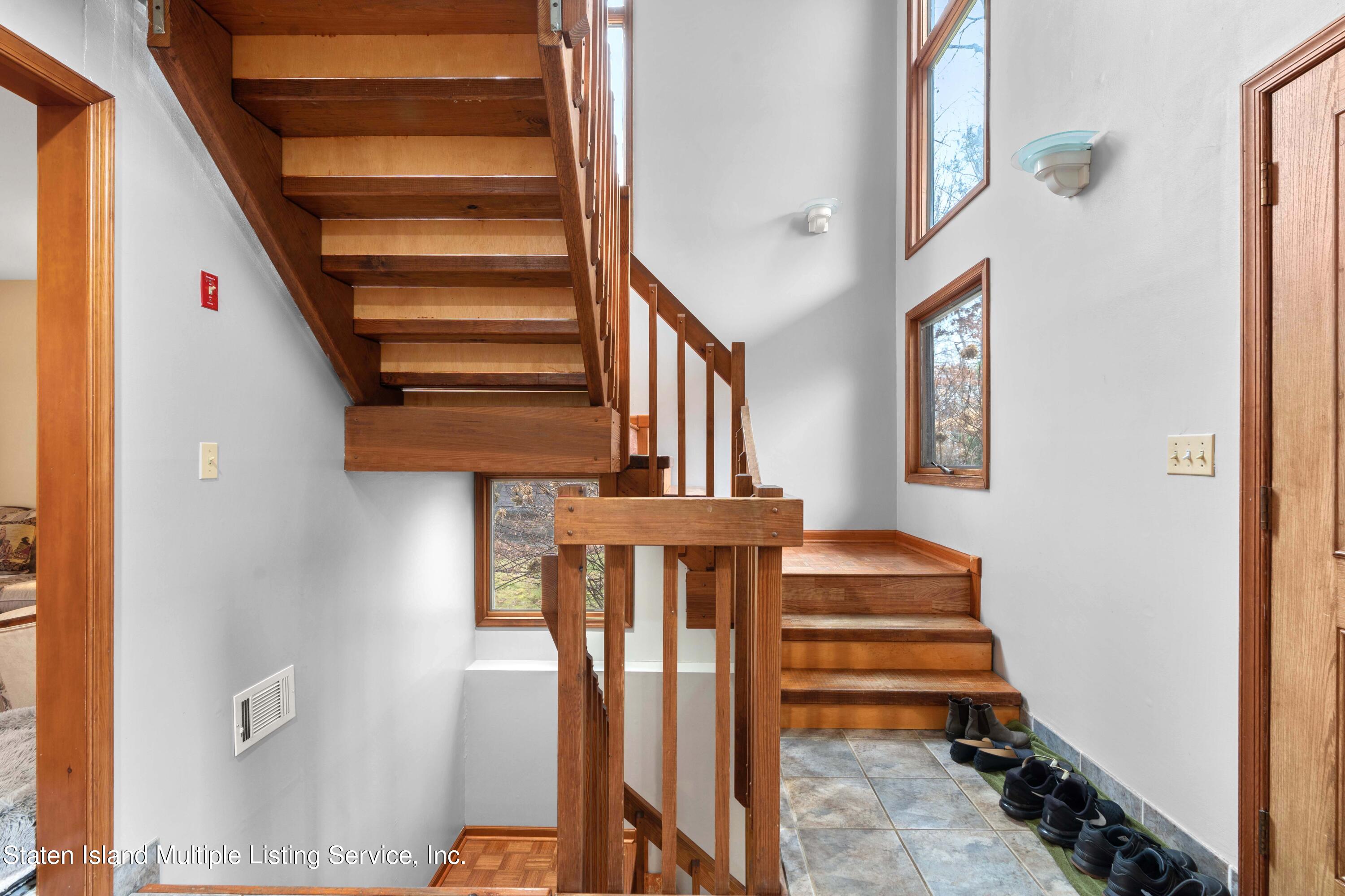 14 Knolls Drive