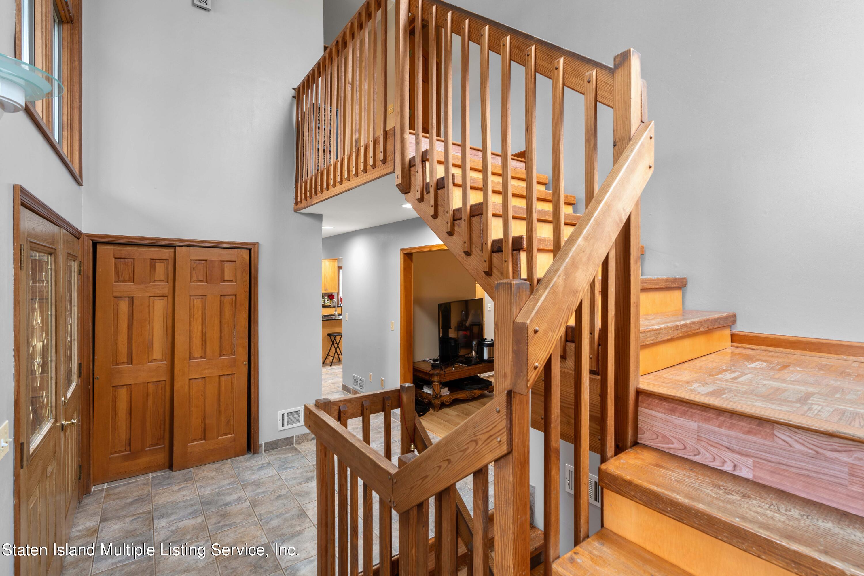 14 Knolls Drive