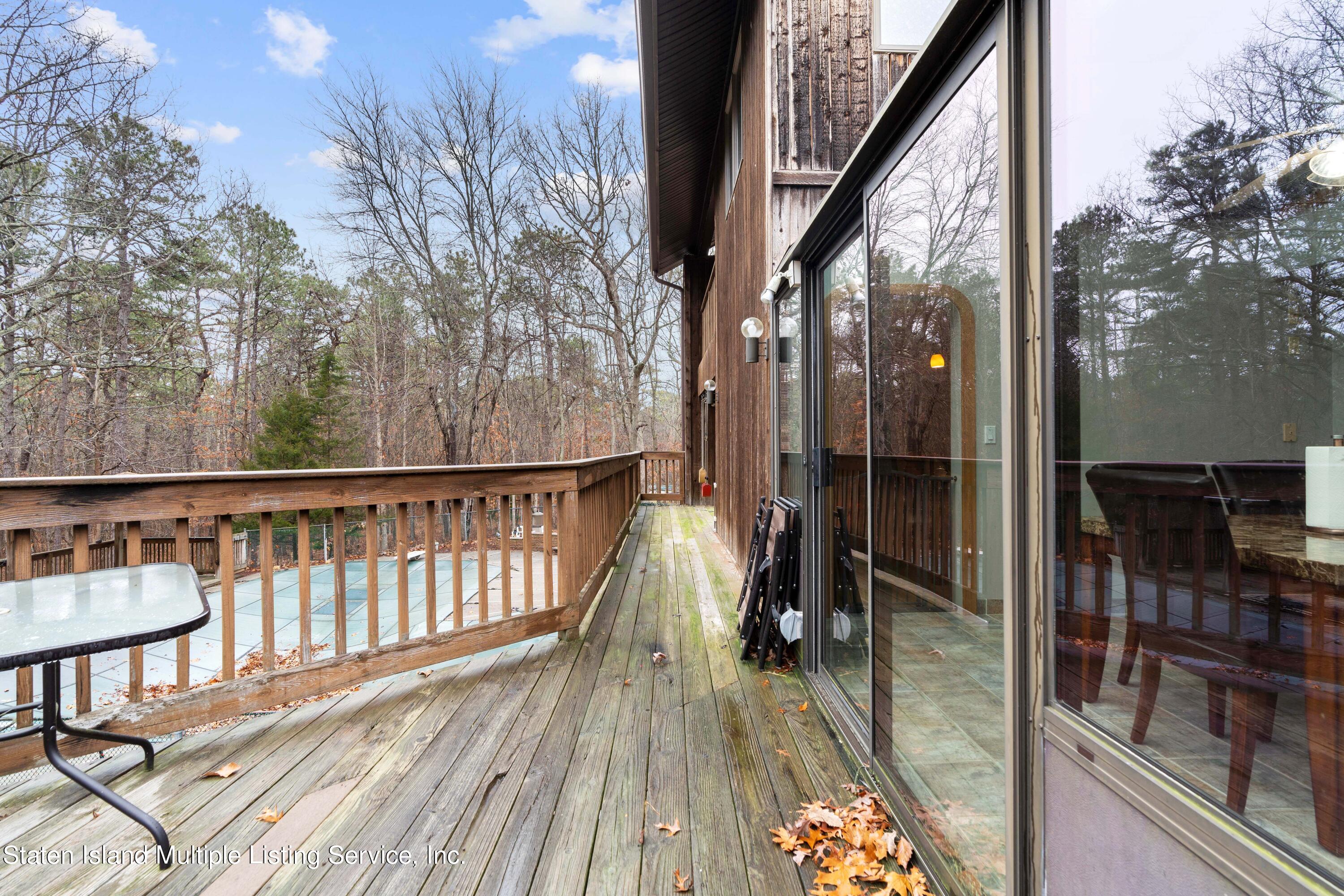 14 Knolls Drive