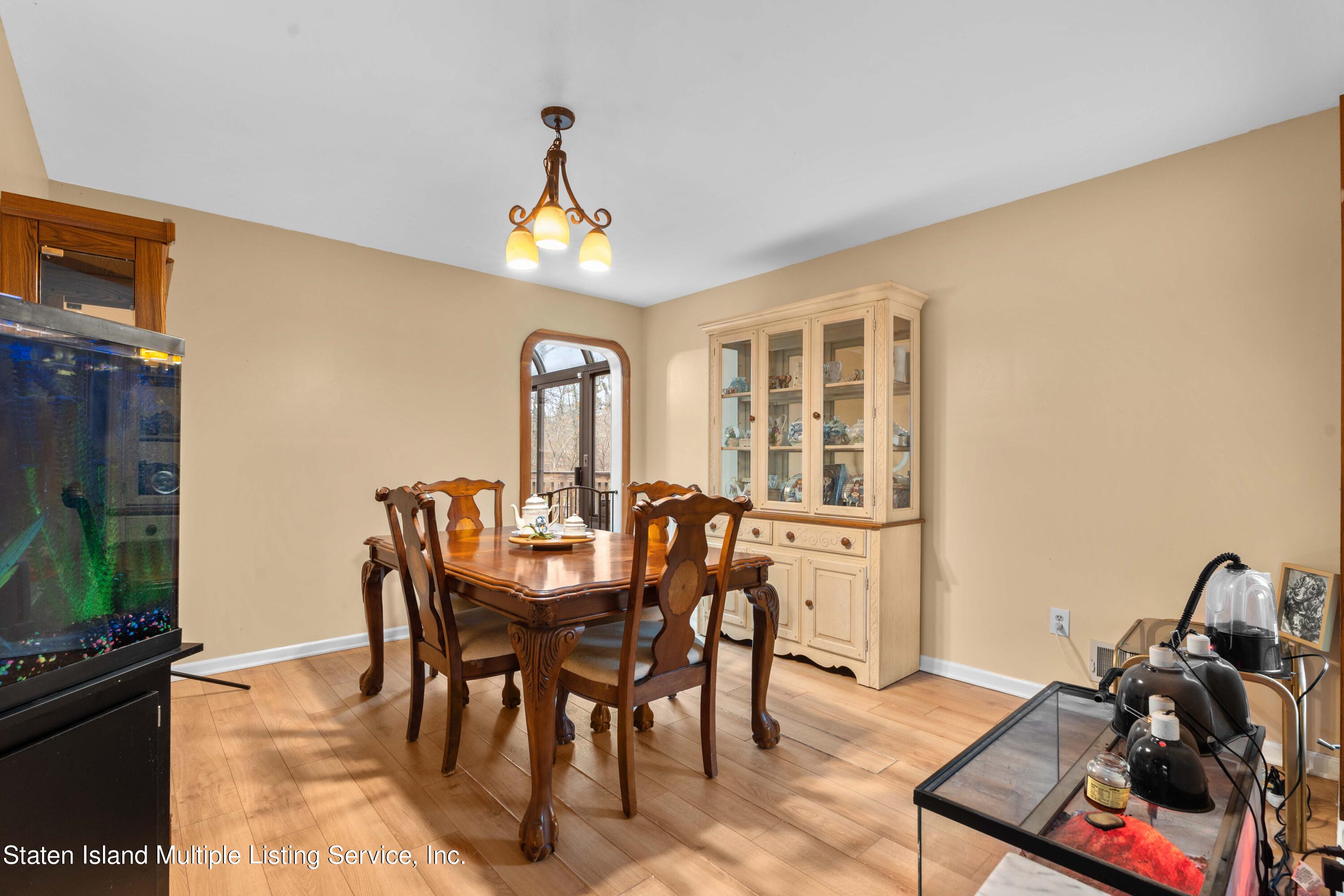 14 Knolls Drive