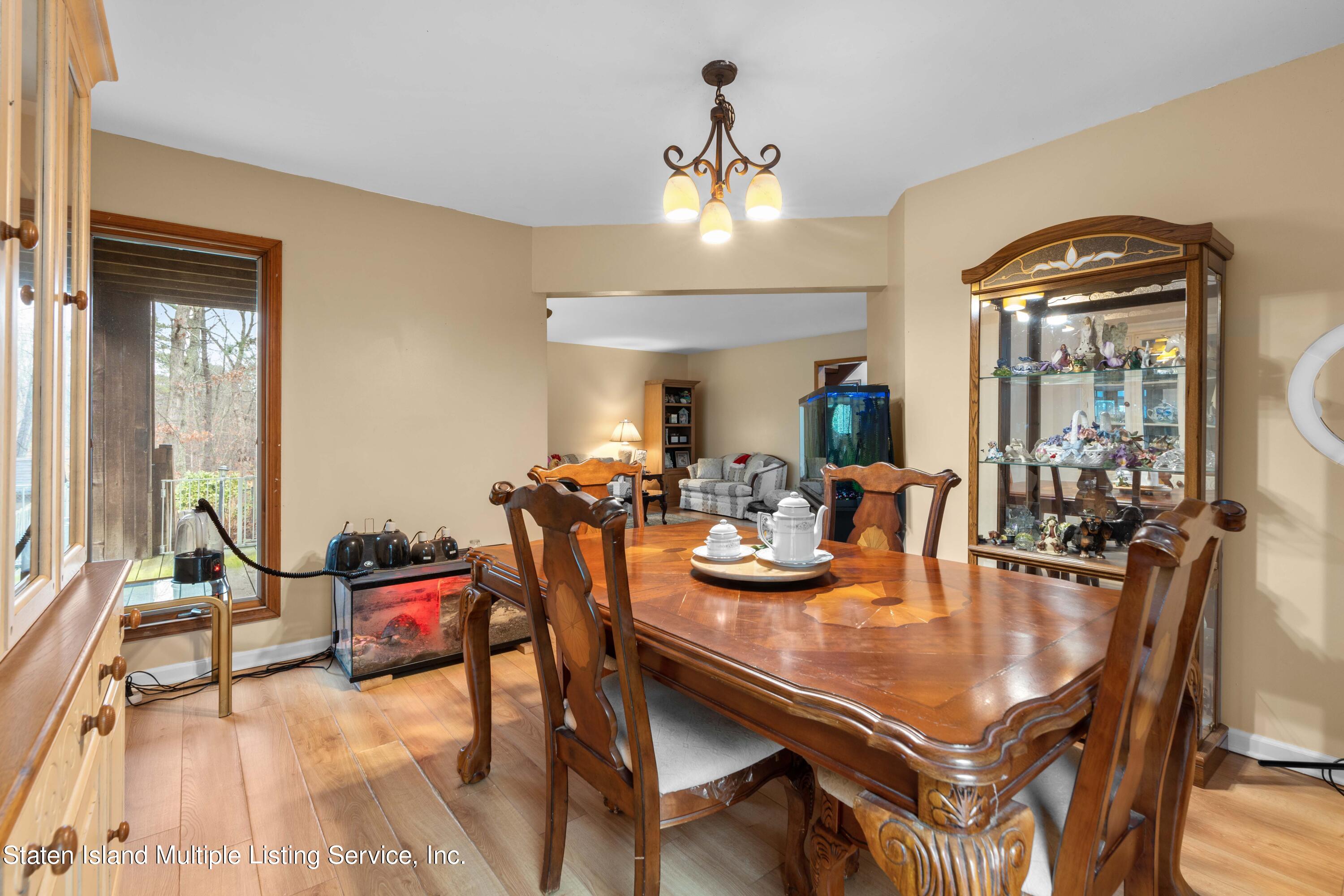 14 Knolls Drive