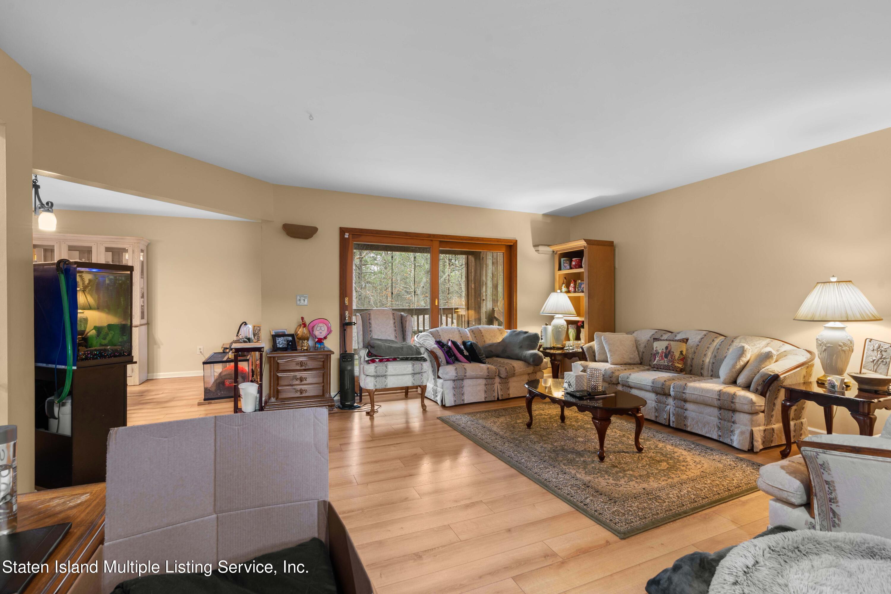14 Knolls Drive