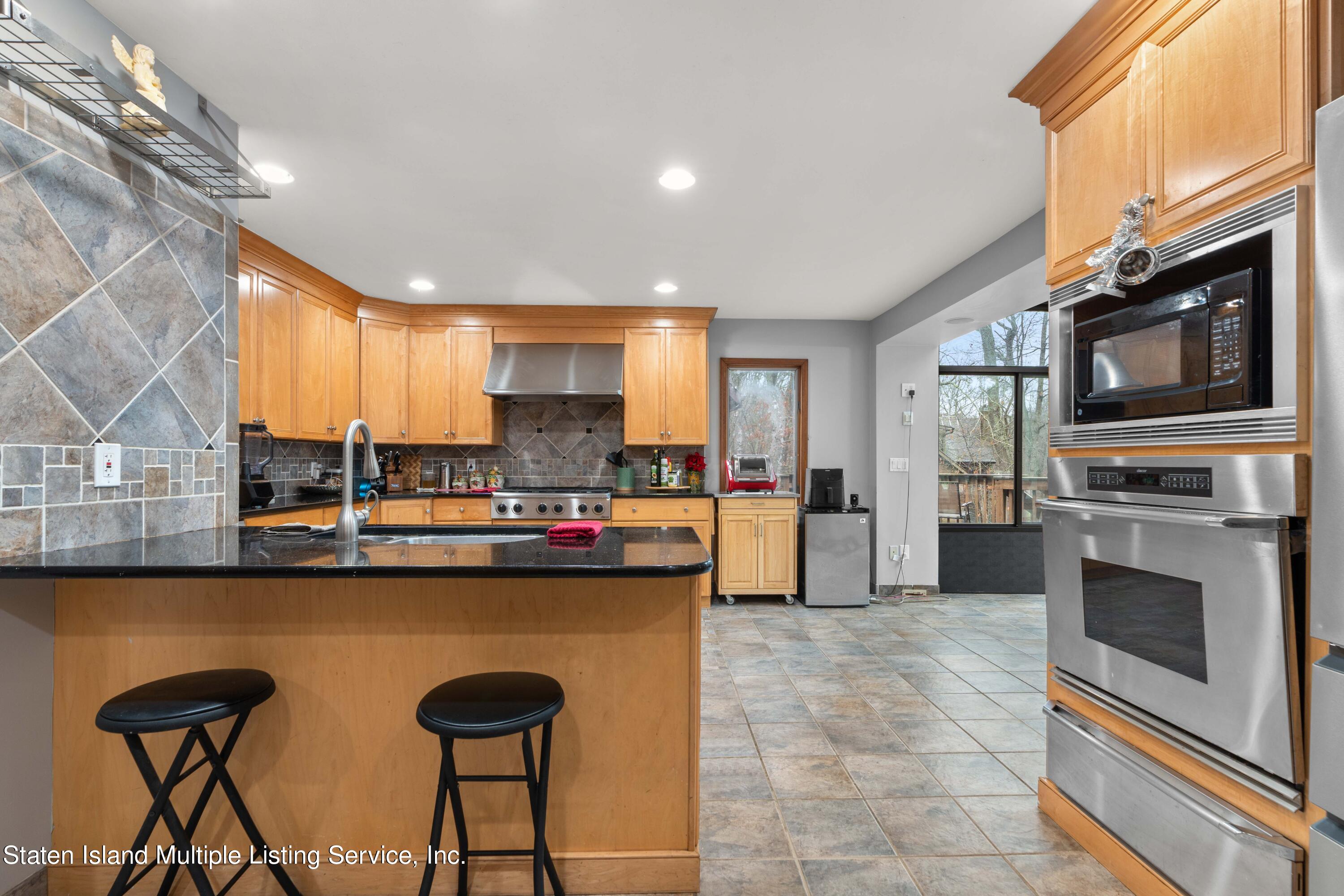 14 Knolls Drive