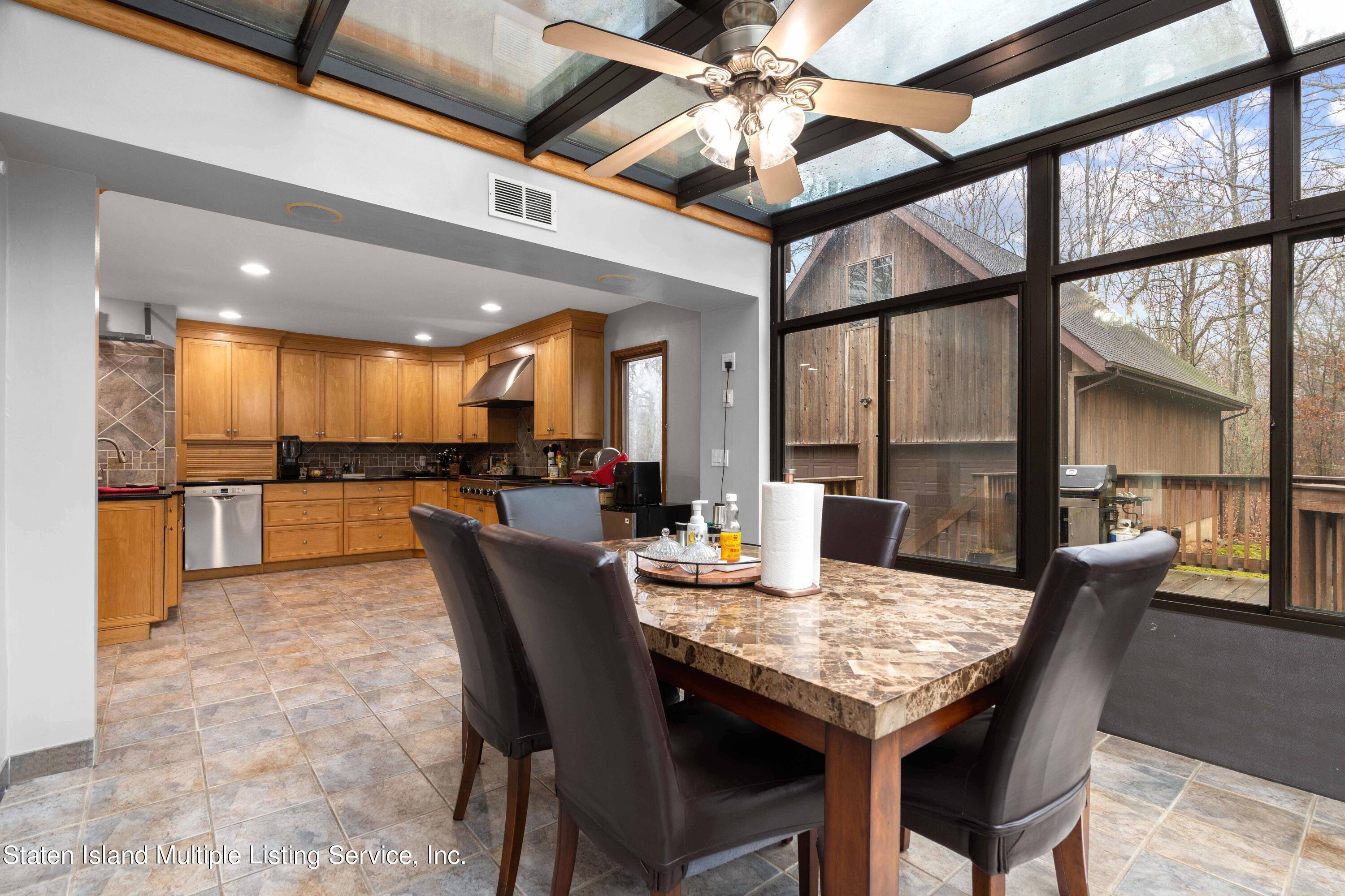 14 Knolls Drive