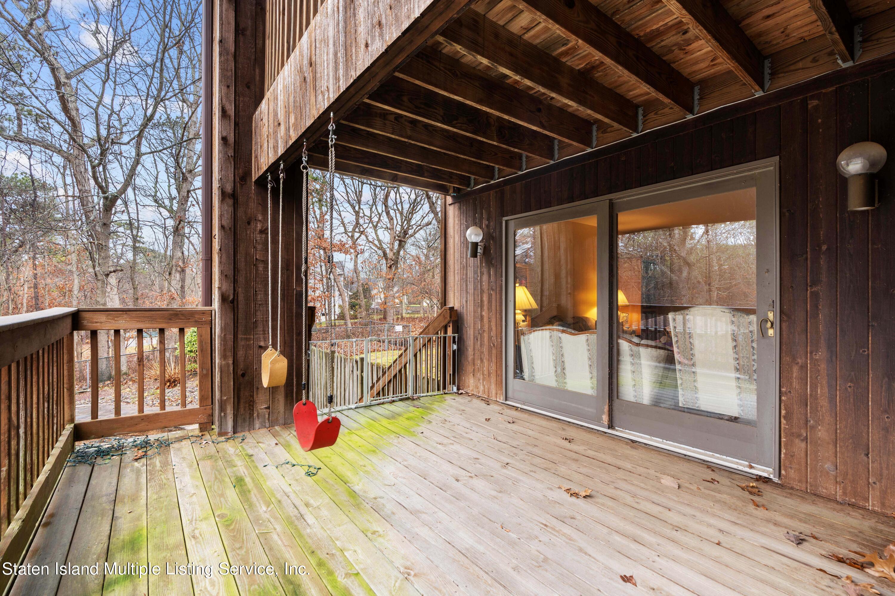 14 Knolls Drive