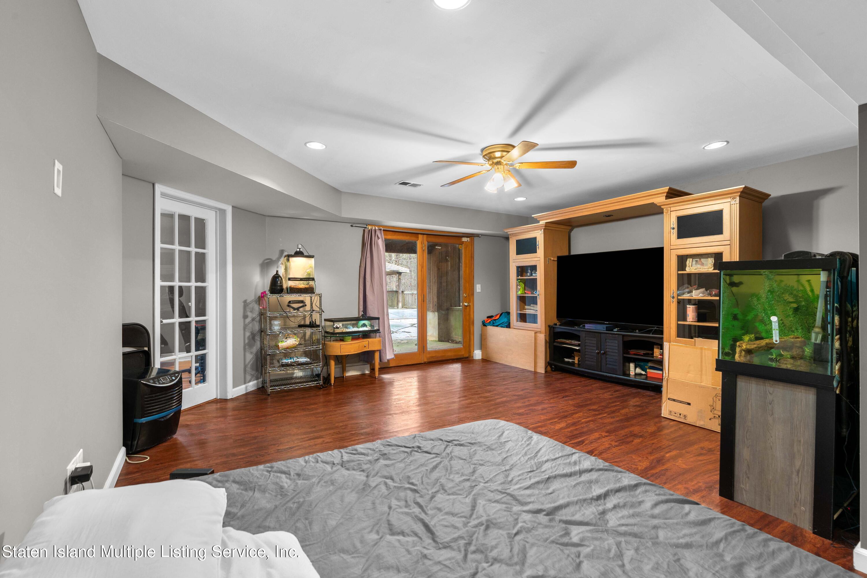 14 Knolls Drive