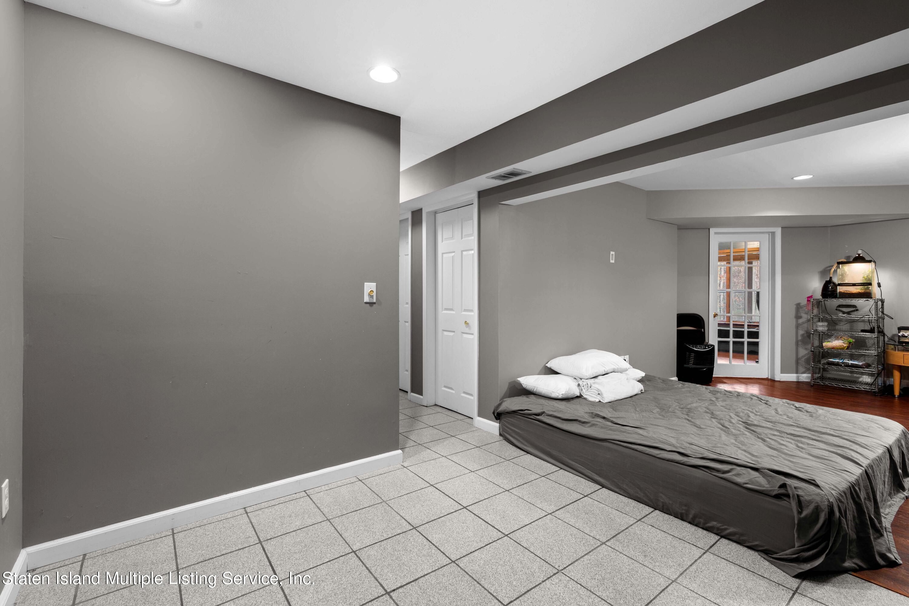 14 Knolls Drive