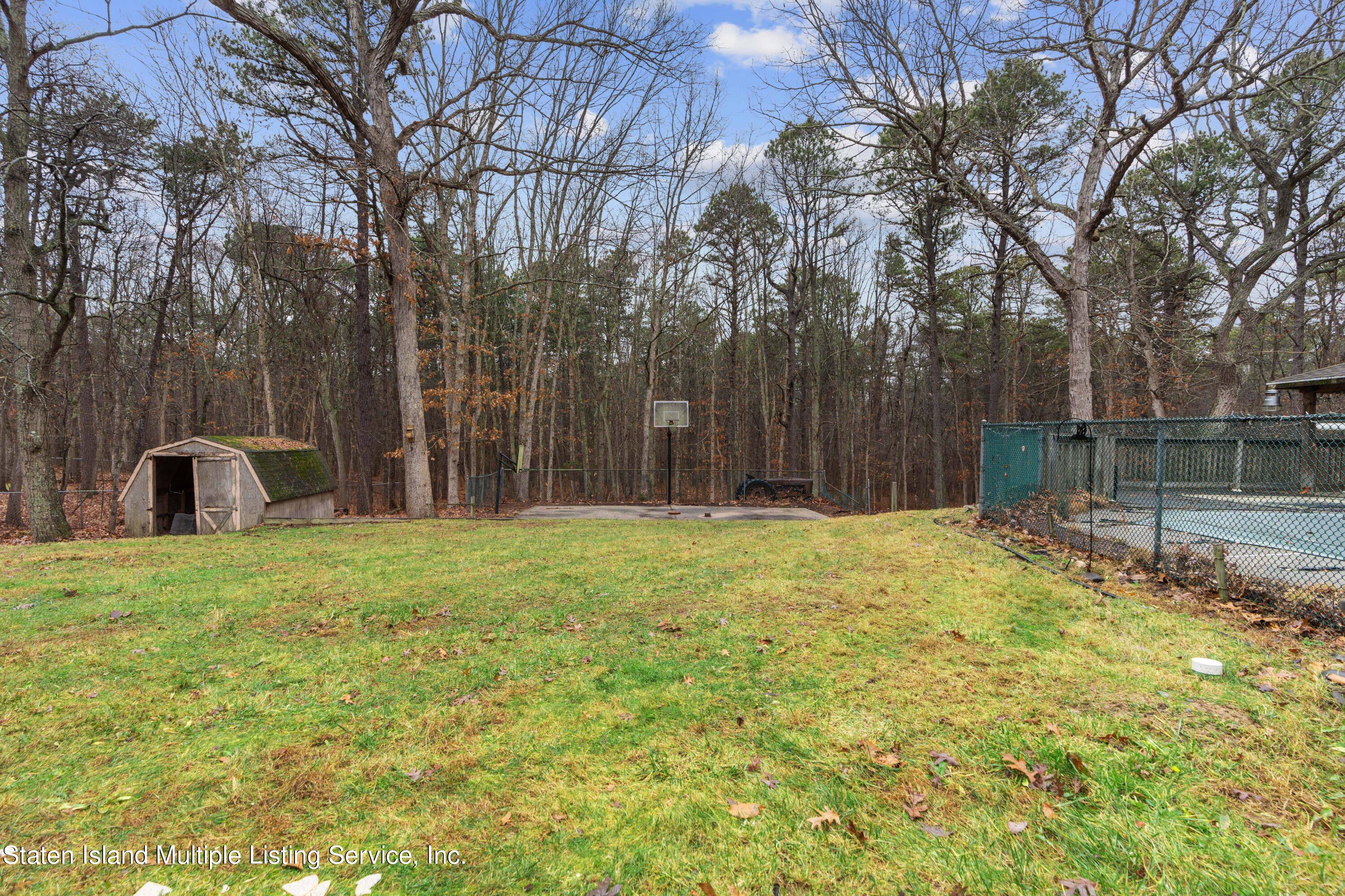 14 Knolls Drive