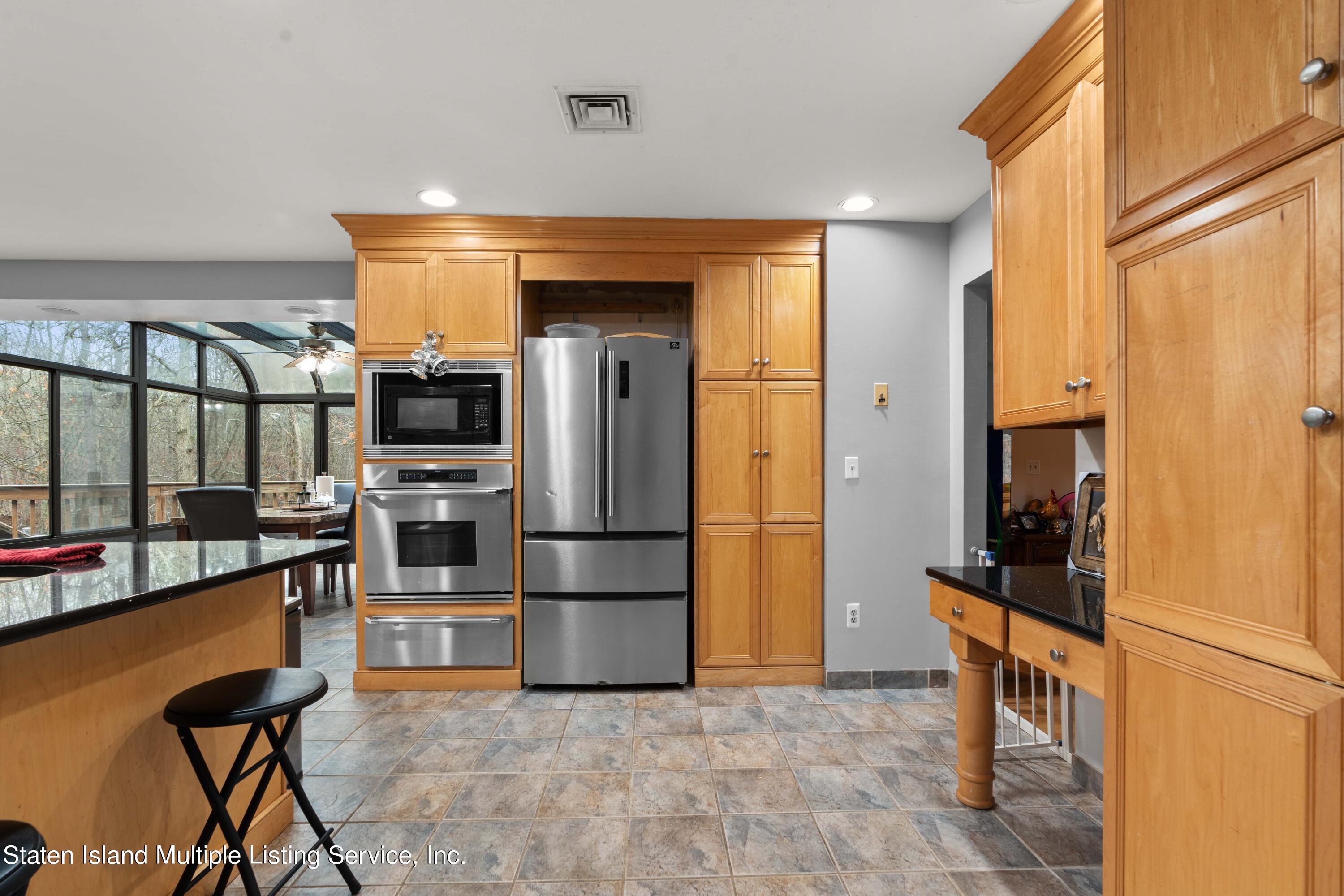 14 Knolls Drive