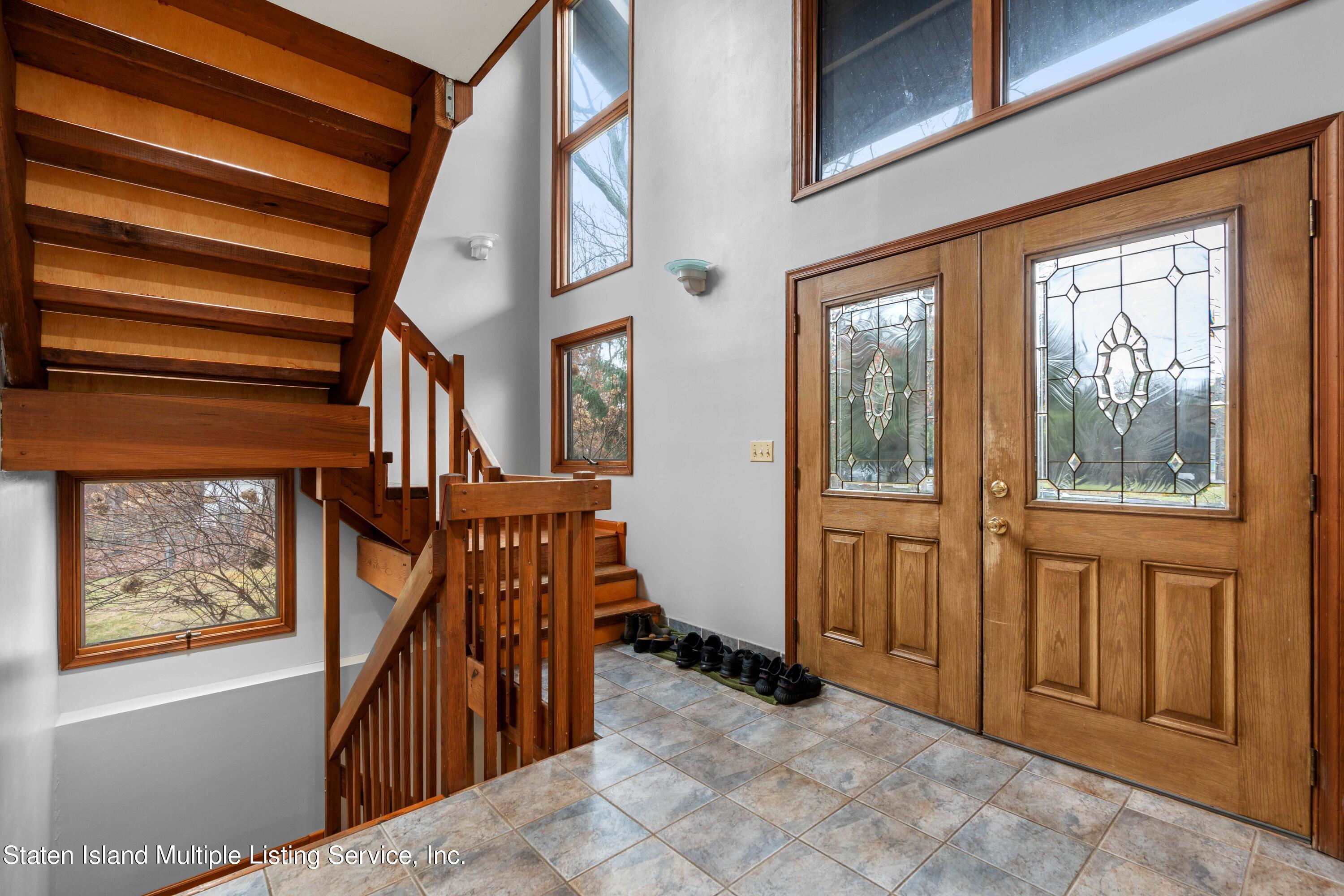 14 Knolls Drive