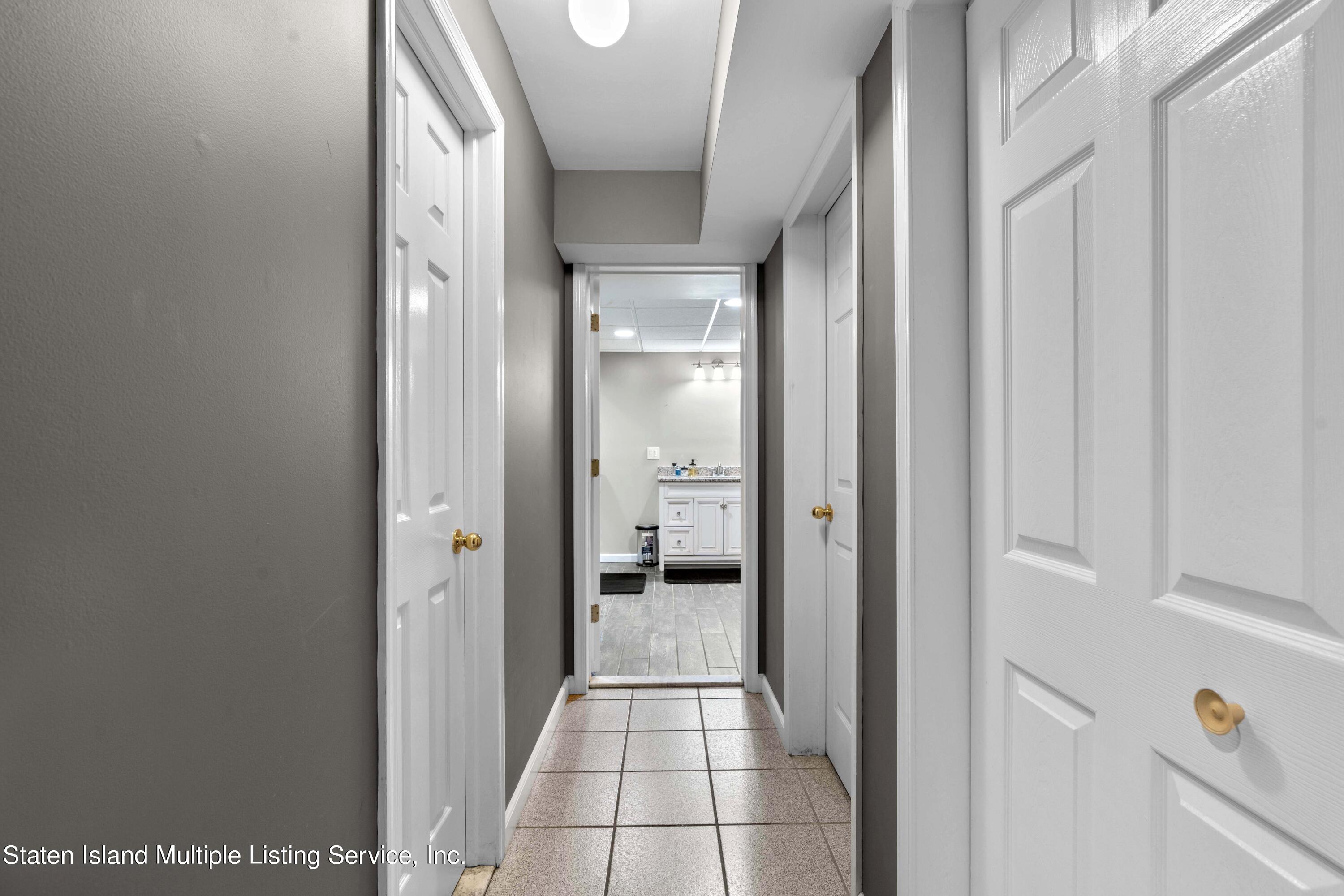 14 Knolls Drive